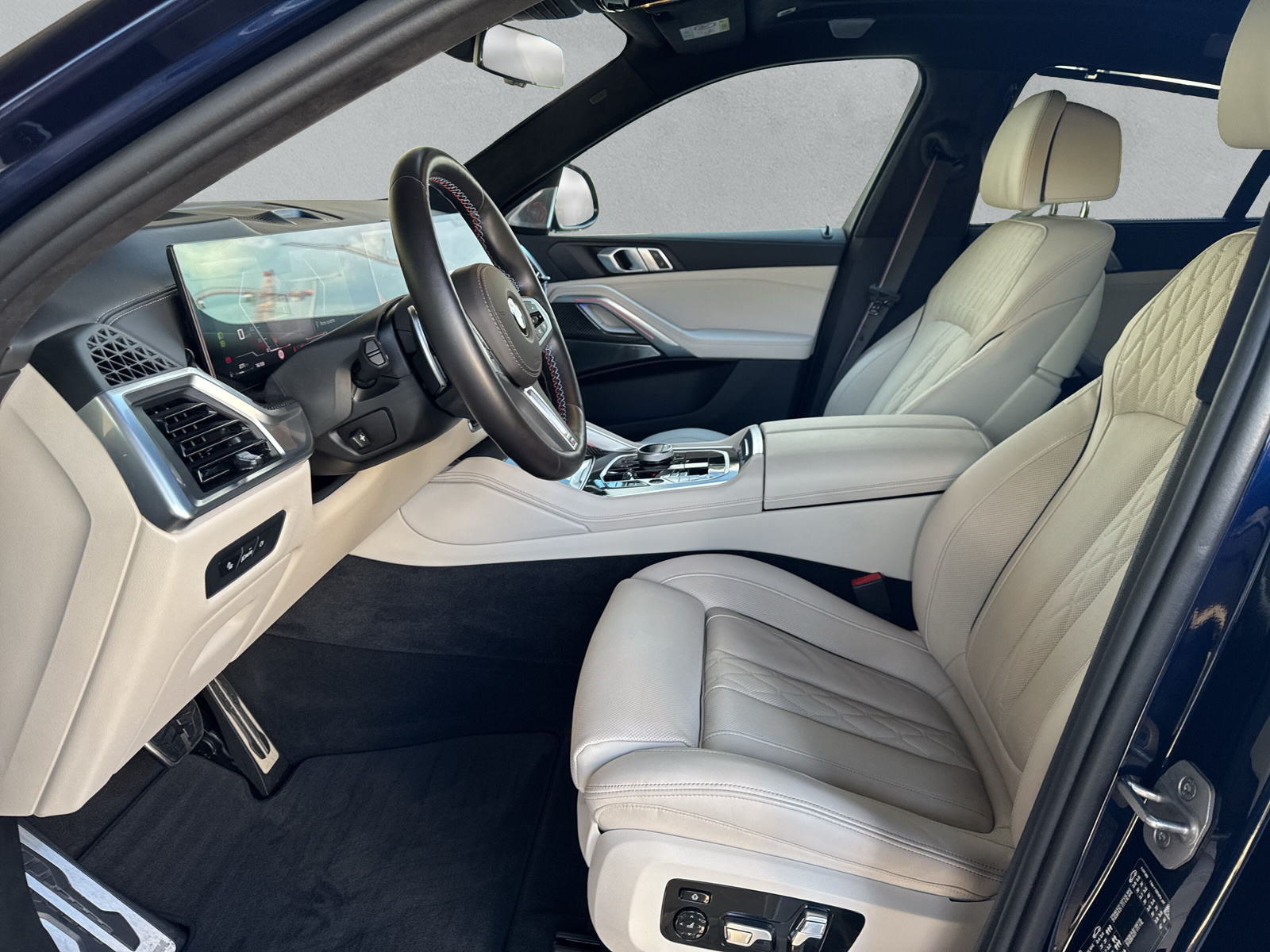 BMW X6 xDr48V M60i M SportPro - 11