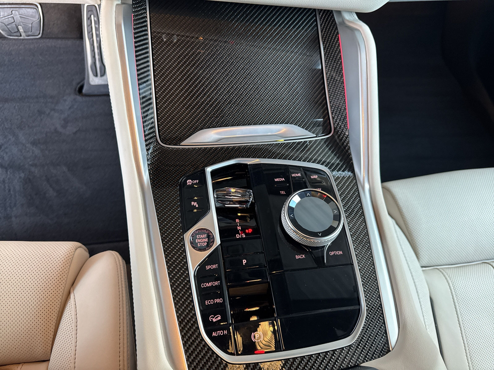 BMW X6 xDr48V M60i M SportPro - 21