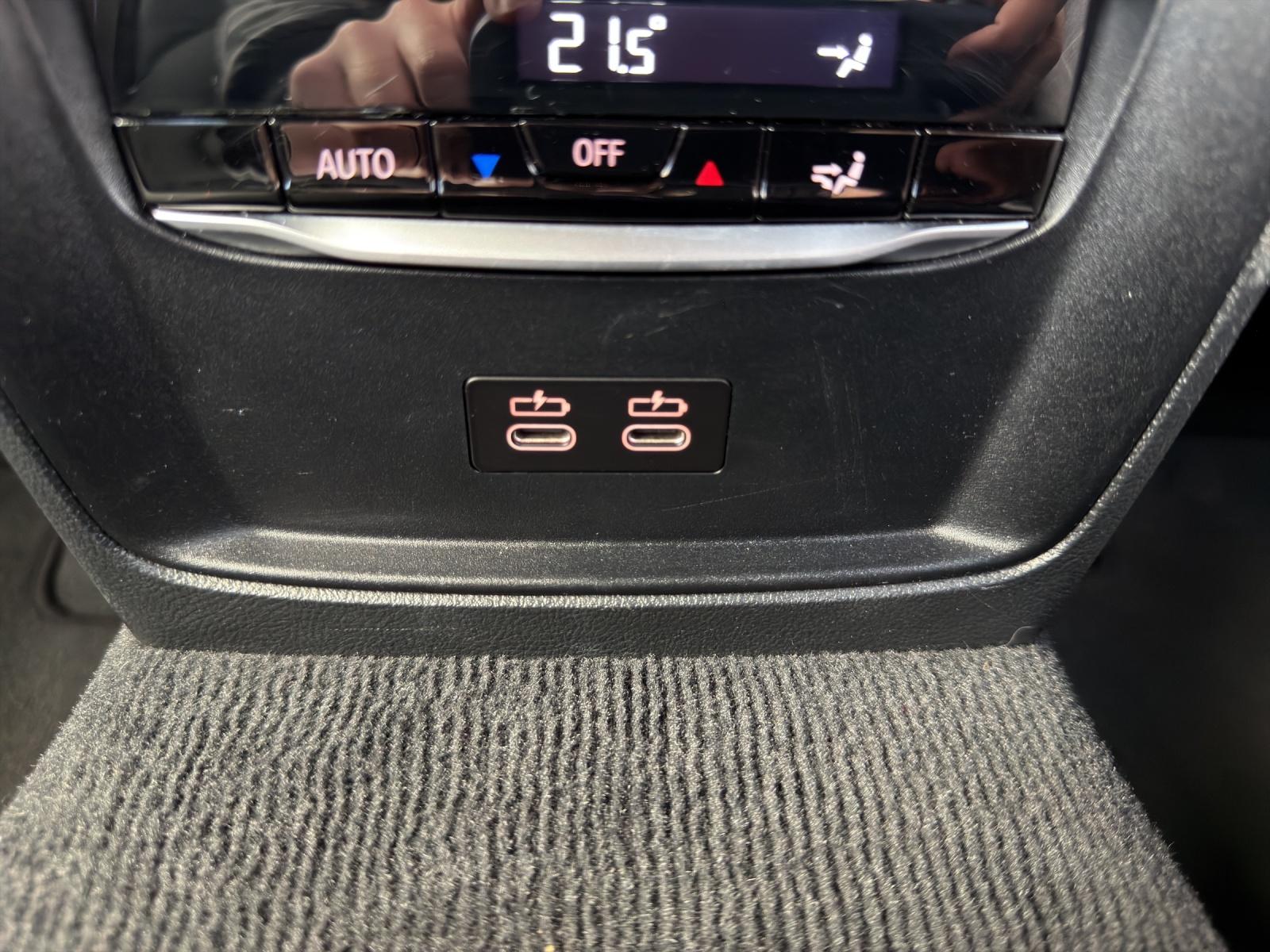 BMW M3 Touring xDrive Competition M - 24