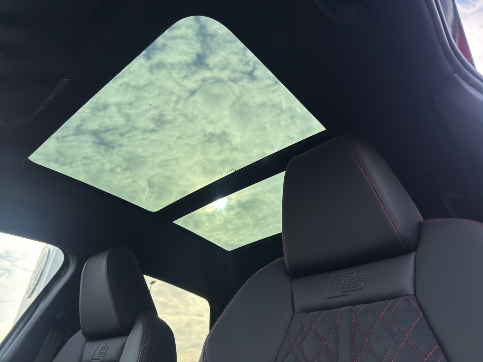 AUDI Q4 e-tron 45 Edition Swiss Ski quattro - 15