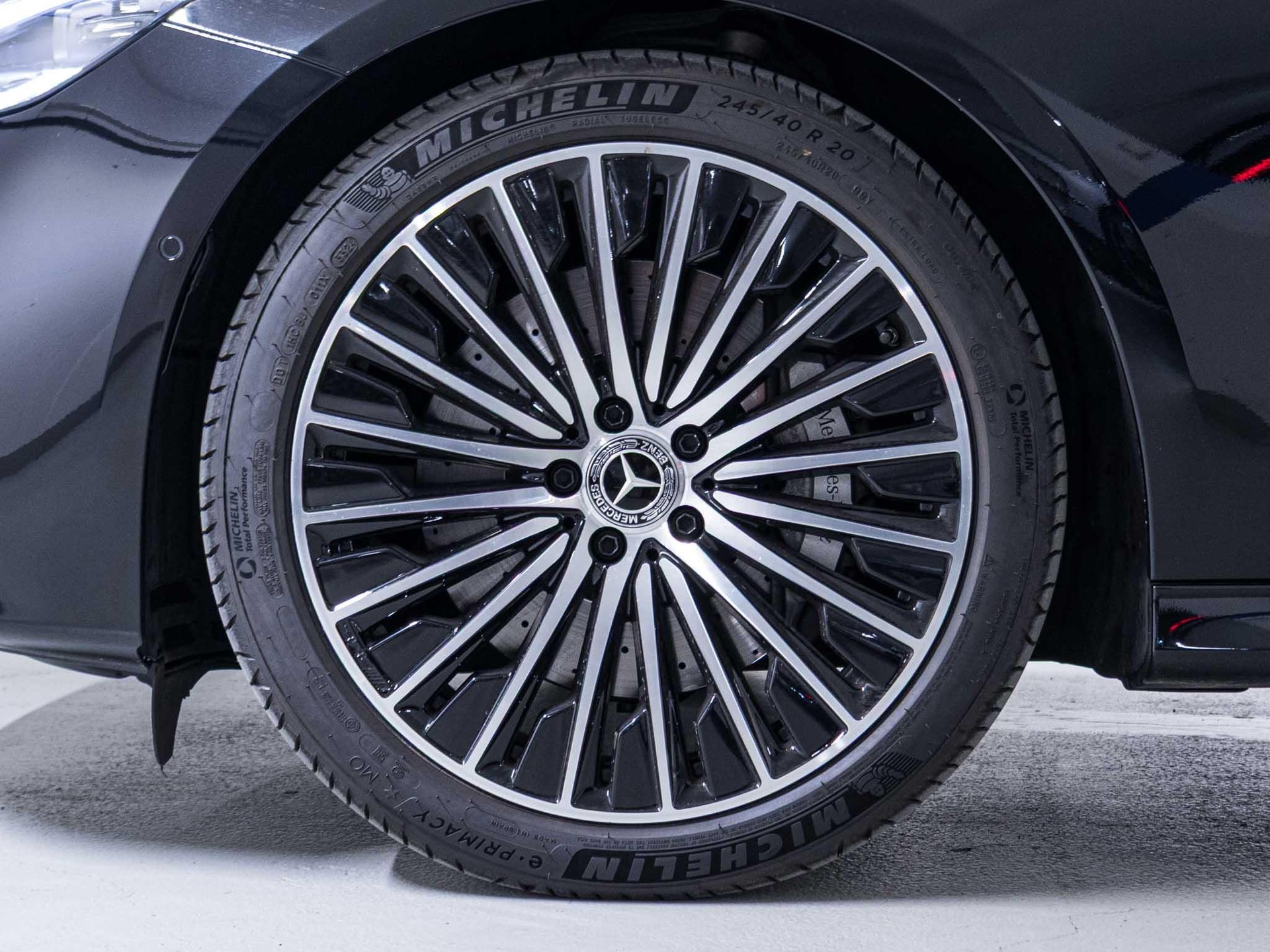 MERCEDES-BENZ E 200 4MATIC - 15