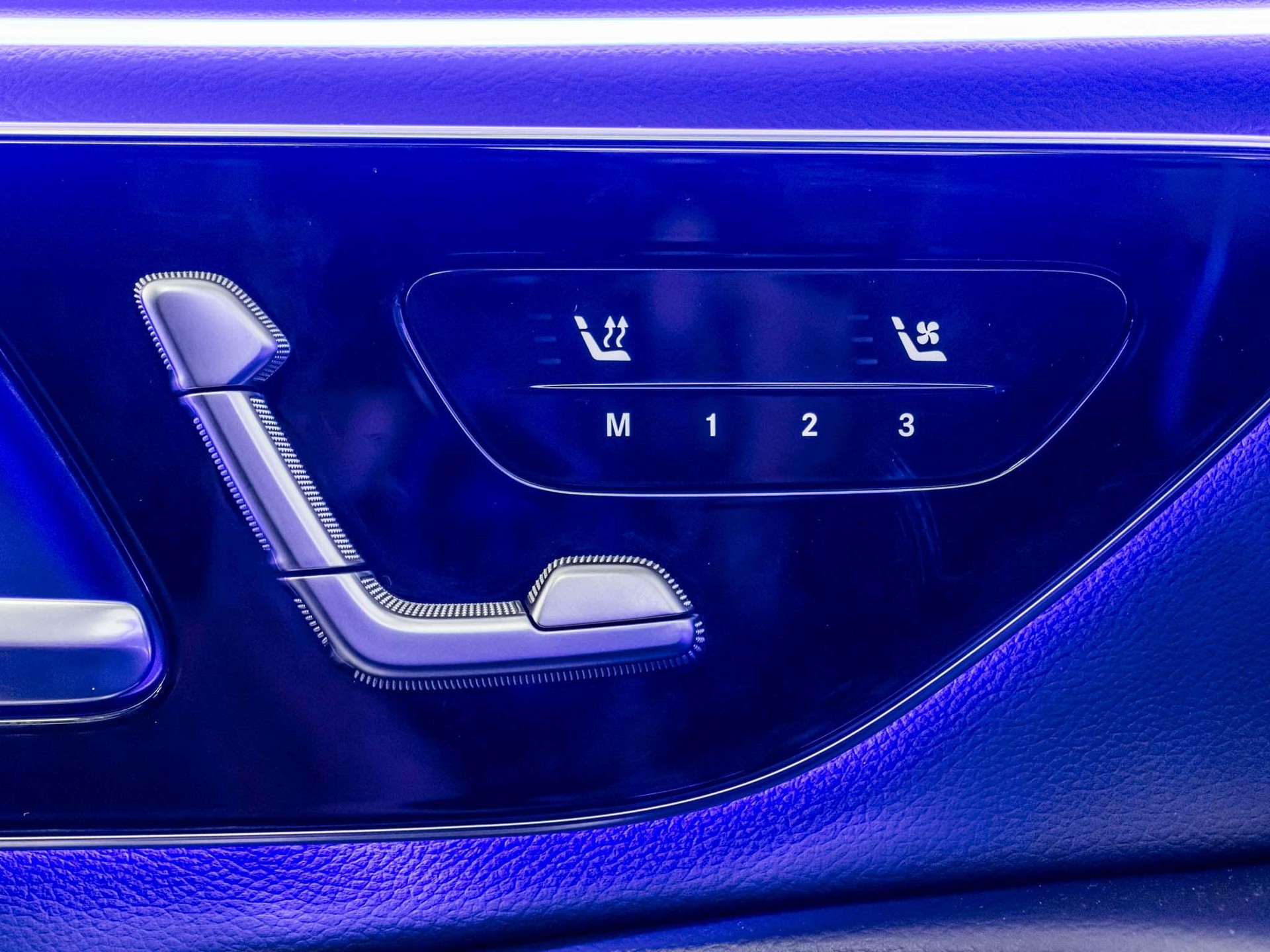 MERCEDES-BENZ E 200 4MATIC - 13