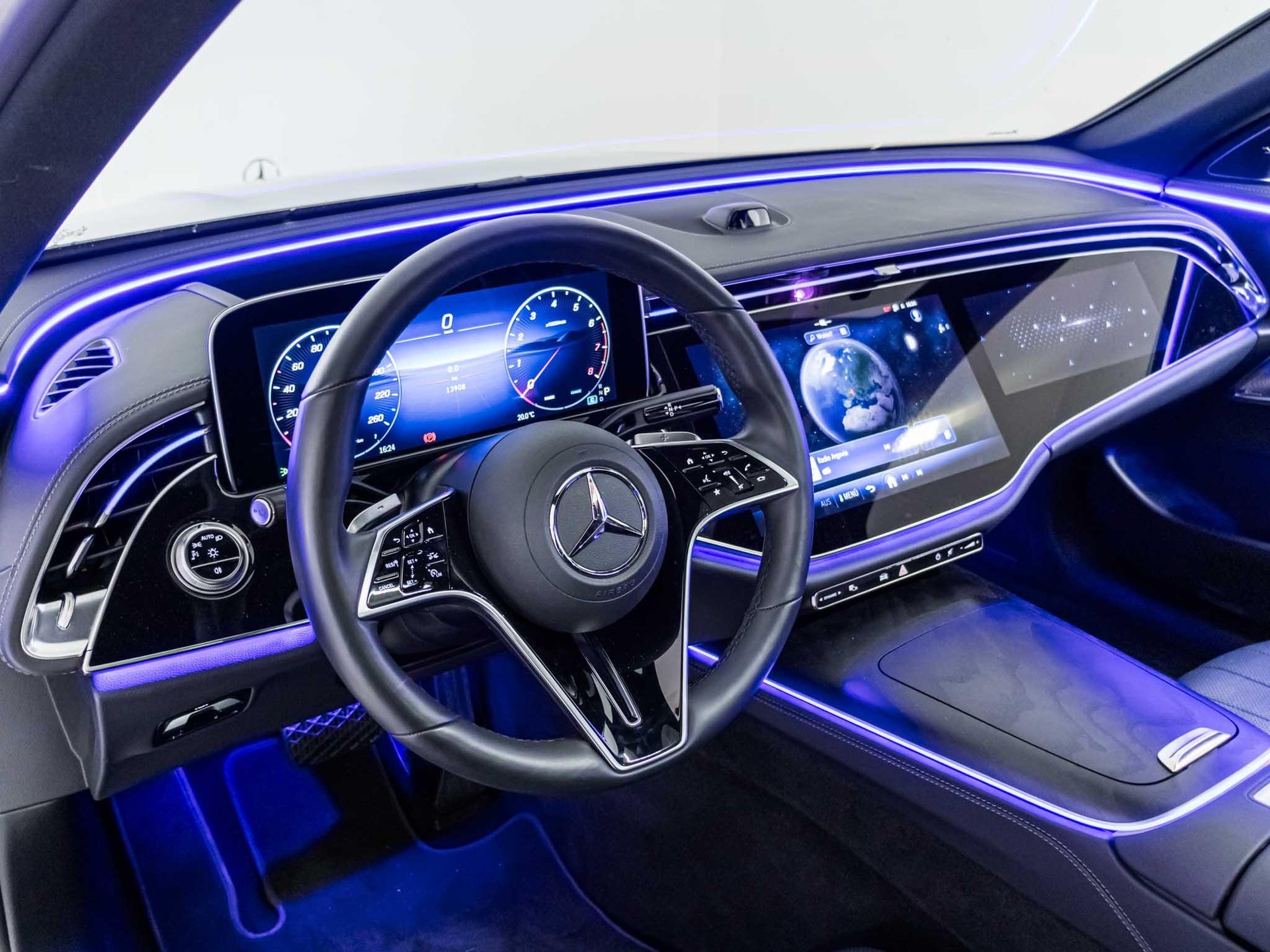 MERCEDES-BENZ E 200 4MATIC - 10