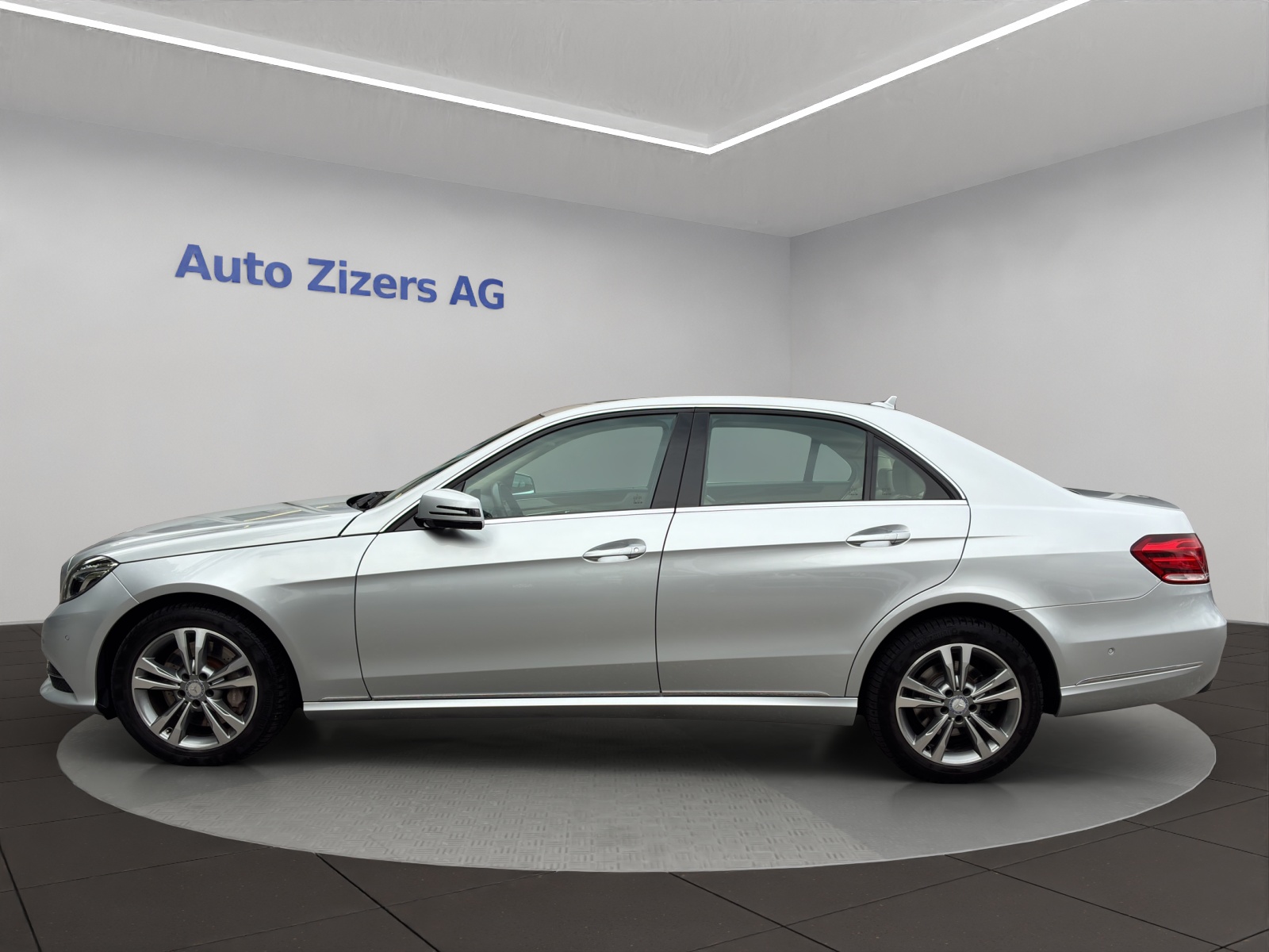MERCEDES-BENZ E 400 Avantgarde 4Matic 7G-Tronic - 3