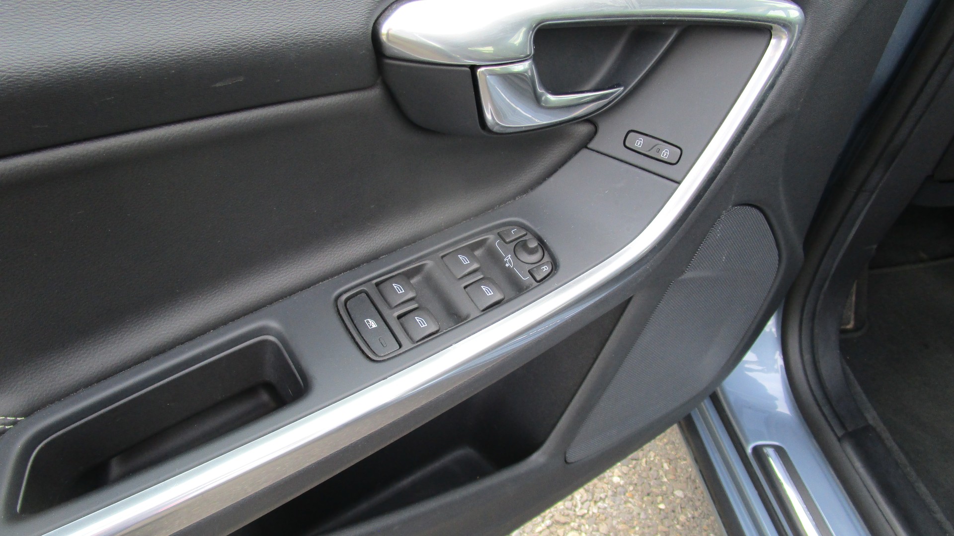 VOLVO V60 D4 Kinetic Geartronic - 7