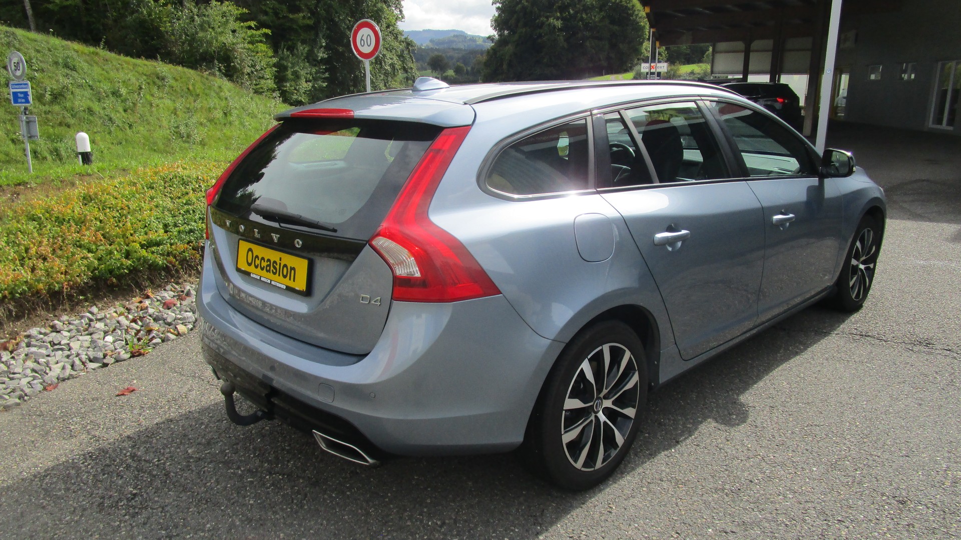 VOLVO V60 D4 Kinetic Geartronic - 3