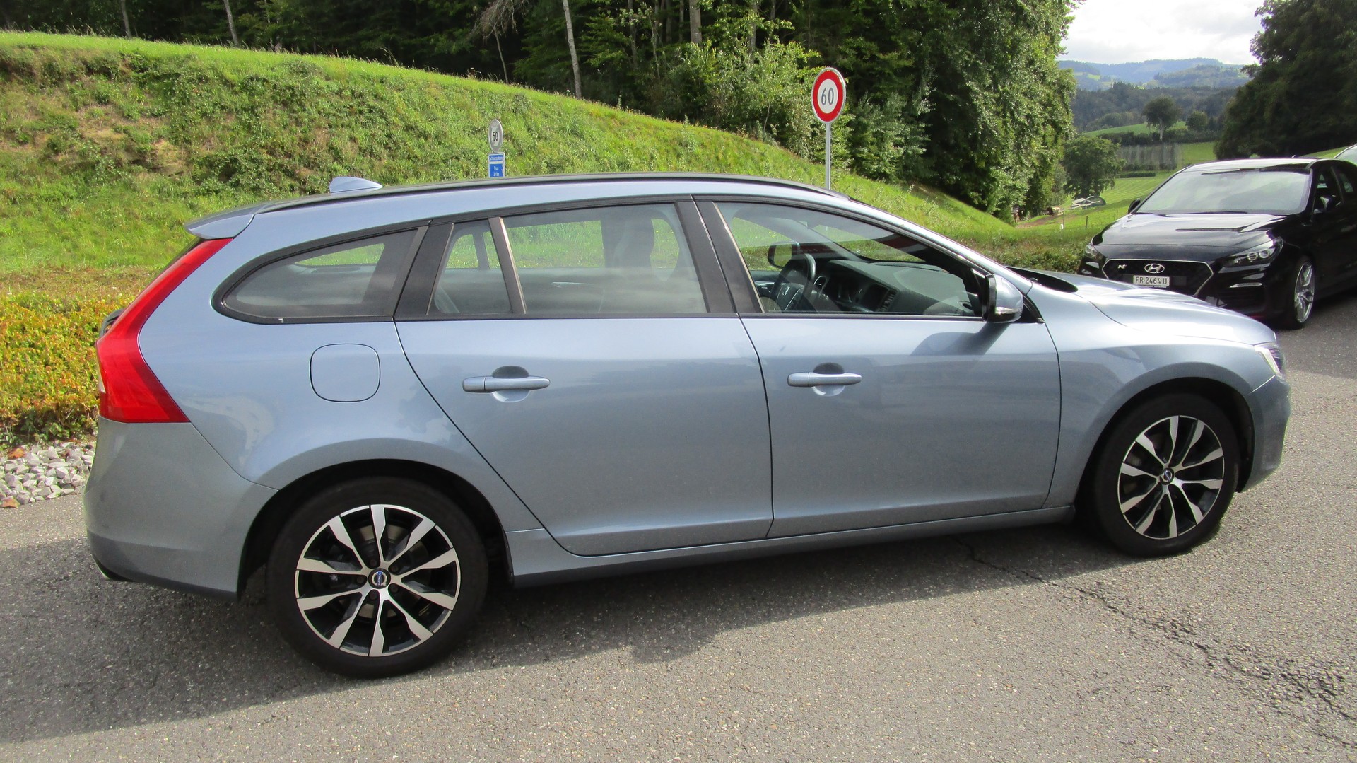 VOLVO V60 D4 Kinetic Geartronic - 2