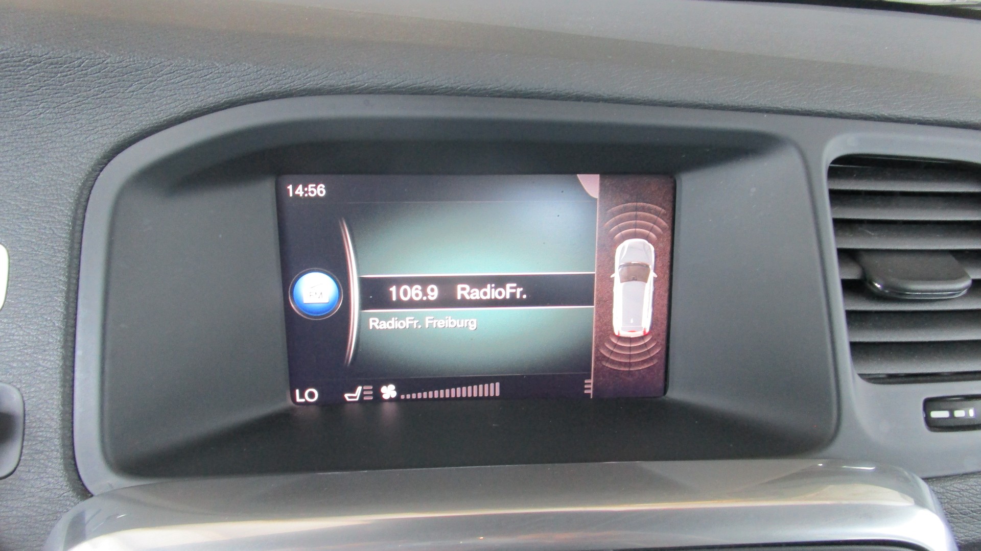 VOLVO V60 D4 Kinetic Geartronic - 13