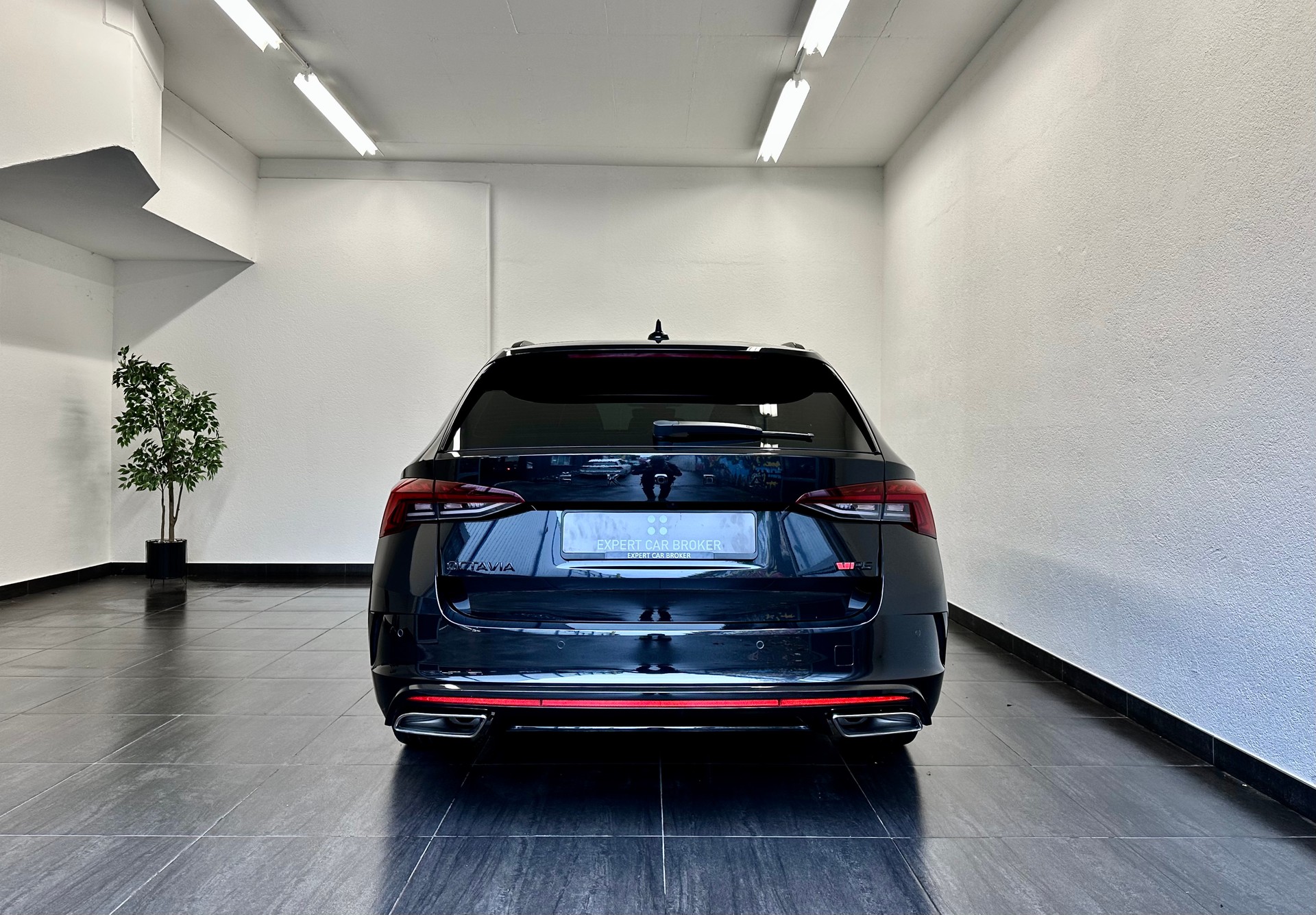 SKODA Octavia Combi 2.0 TSI DSG RS "ALL BLACK" - 10