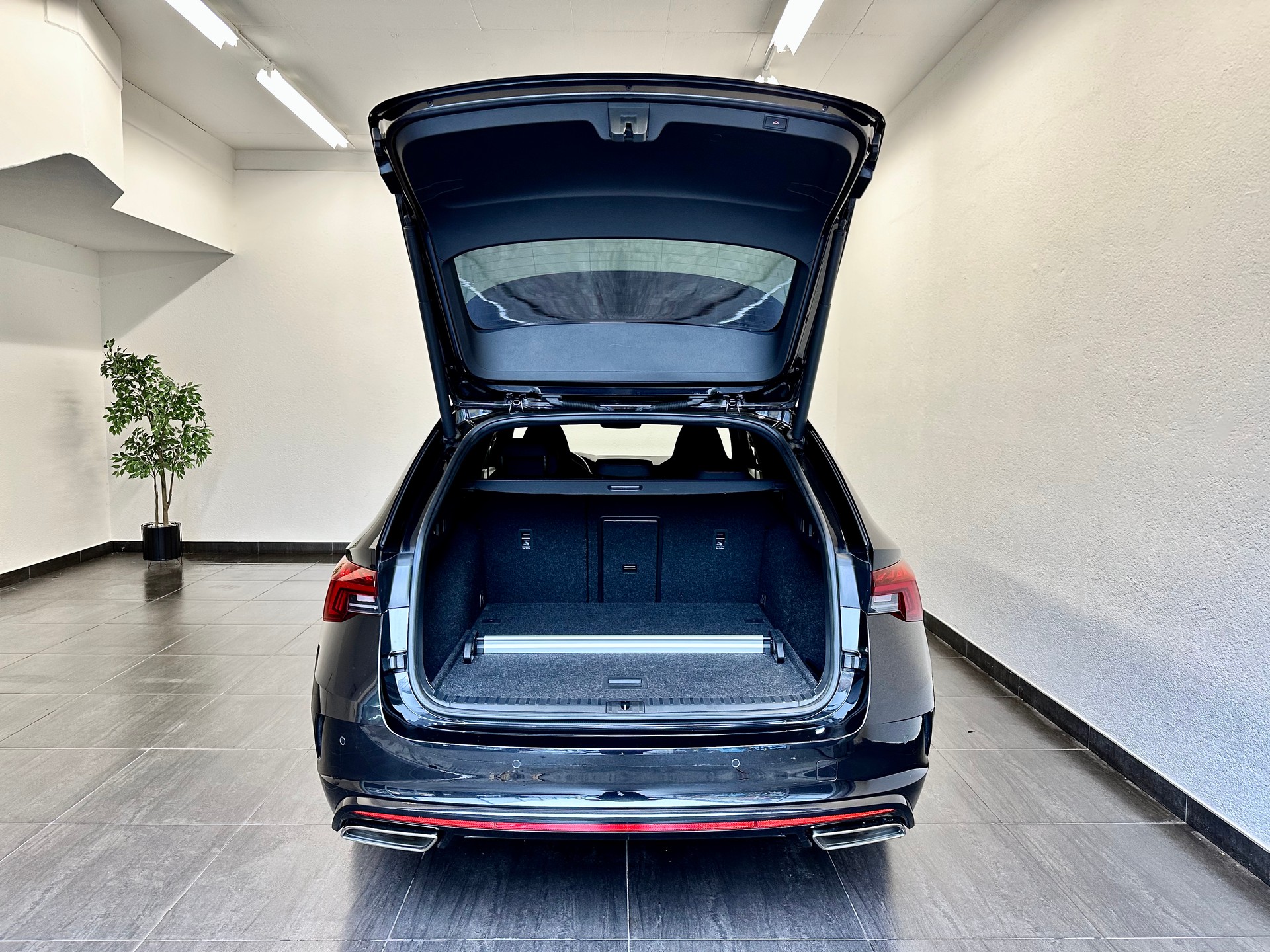 SKODA Octavia Combi 2.0 TSI DSG RS "ALL BLACK" - 11