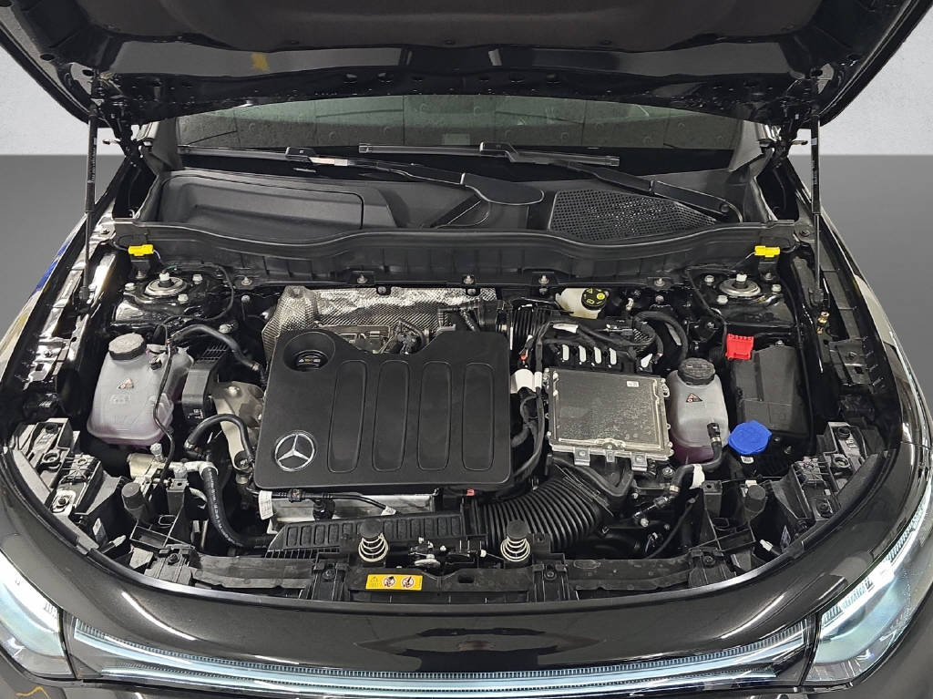 MERCEDES-BENZ GLB 220 AMG Line 4Matic - 9