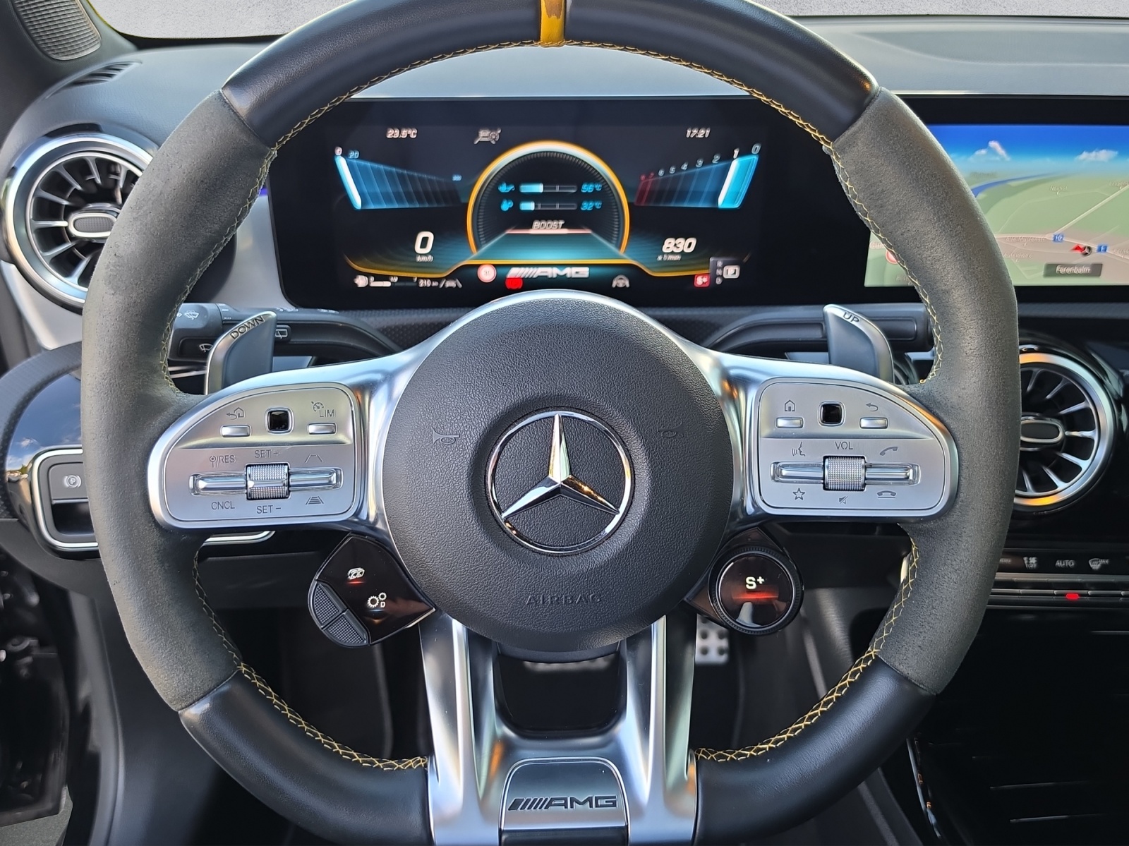 MERCEDES-BENZ A 45 S AMG 4Matic+ Speedshift - 12