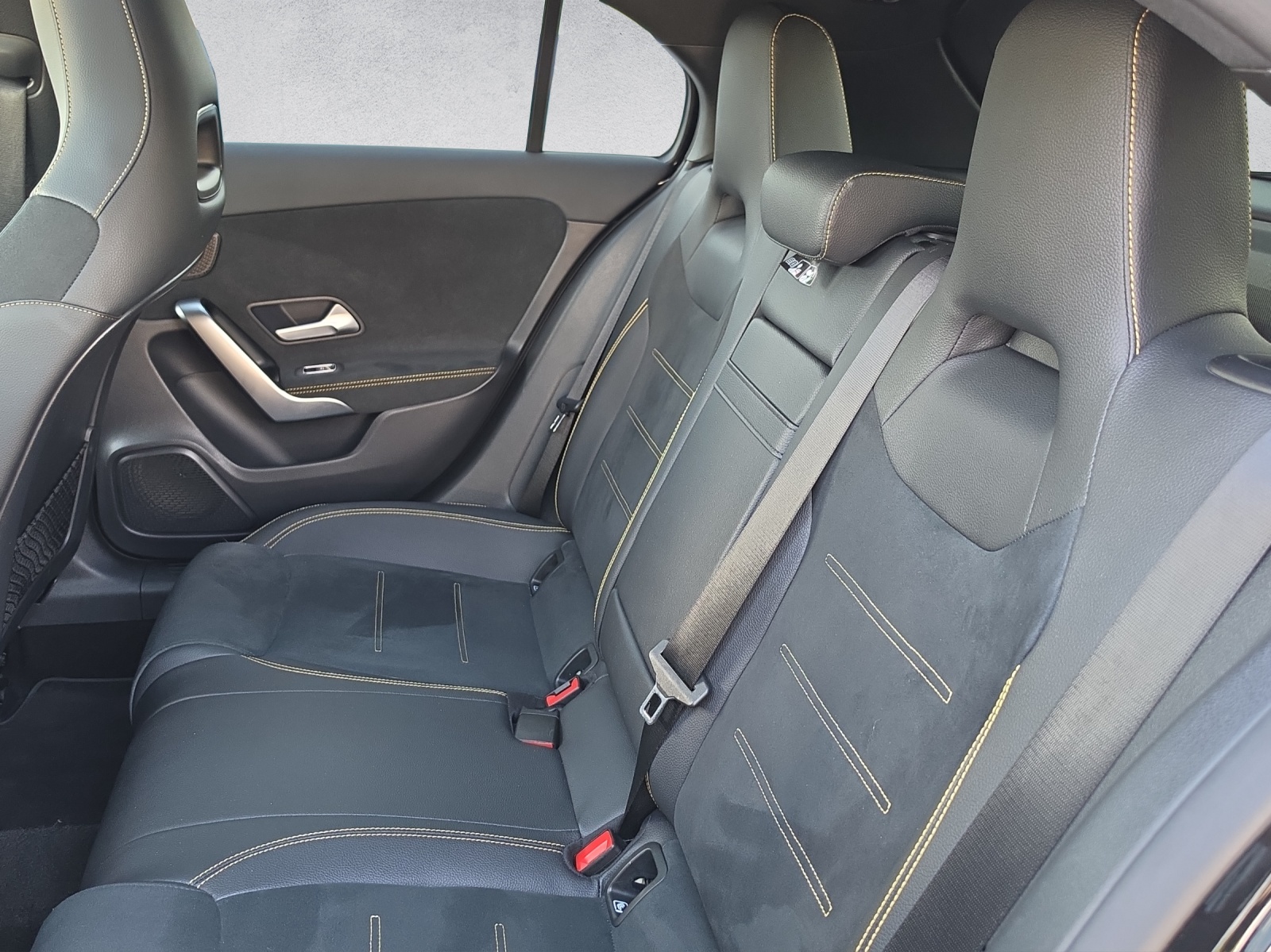 MERCEDES-BENZ A 45 S AMG 4Matic+ Speedshift - 16