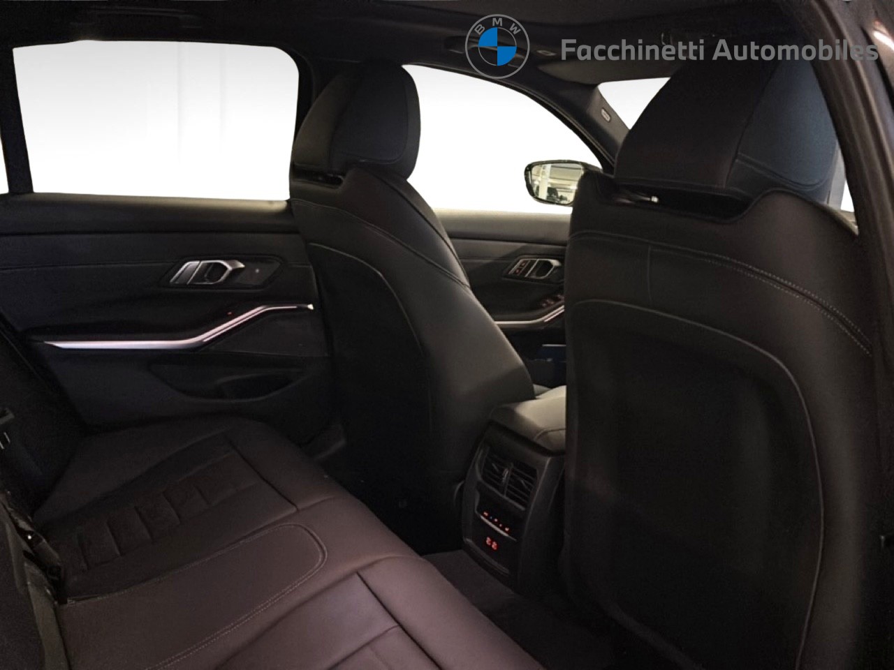 BMW 320d xDrive 48V Steptronic - 12