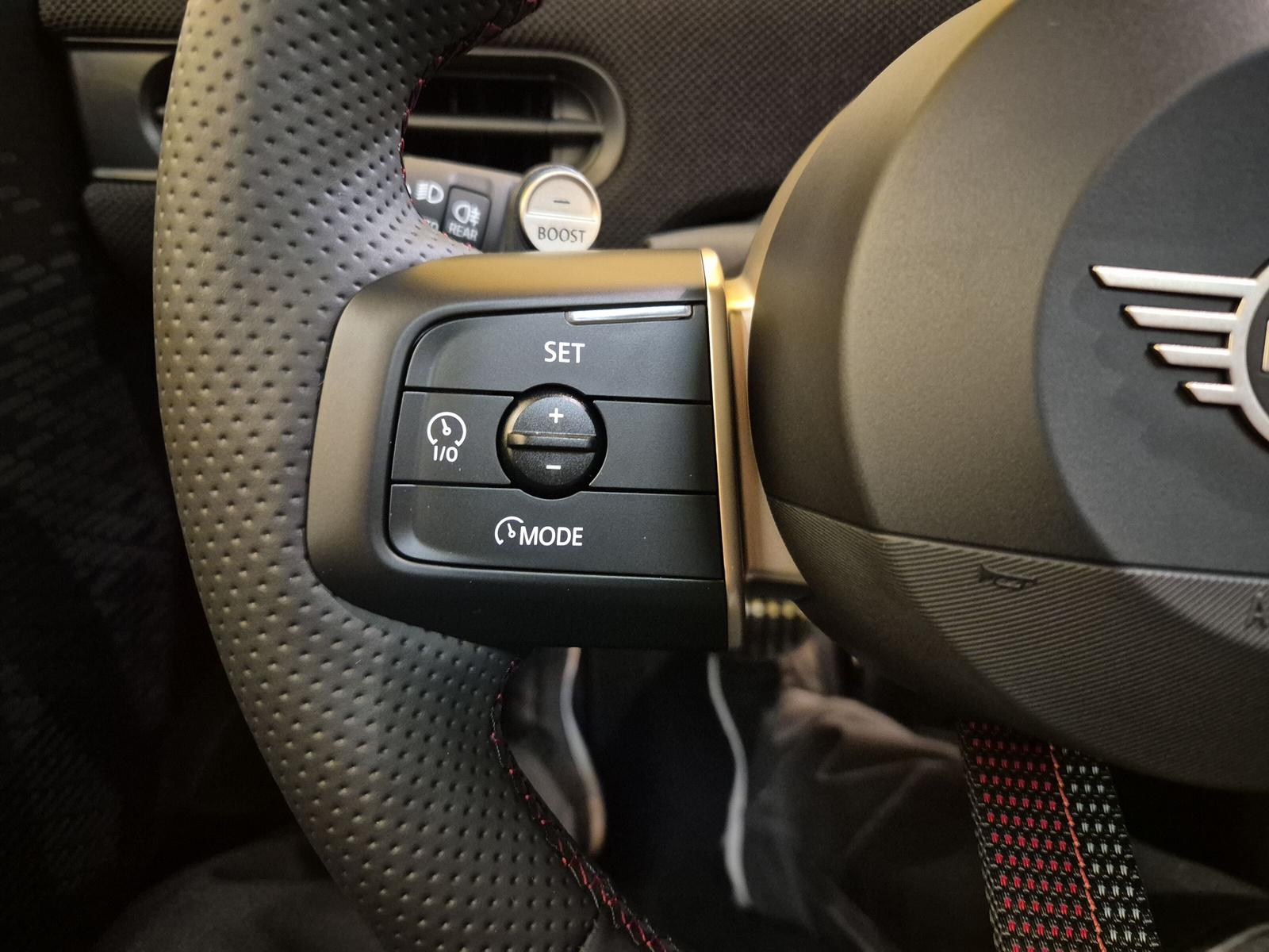 MINI John Cooper Works F66 2.0i (CH) - 11