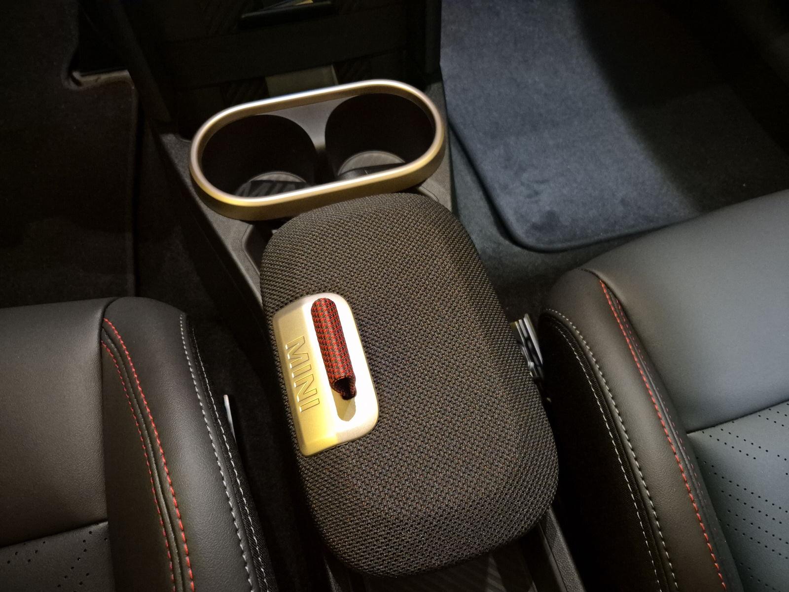 MINI John Cooper Works F66 2.0i (CH) - 14