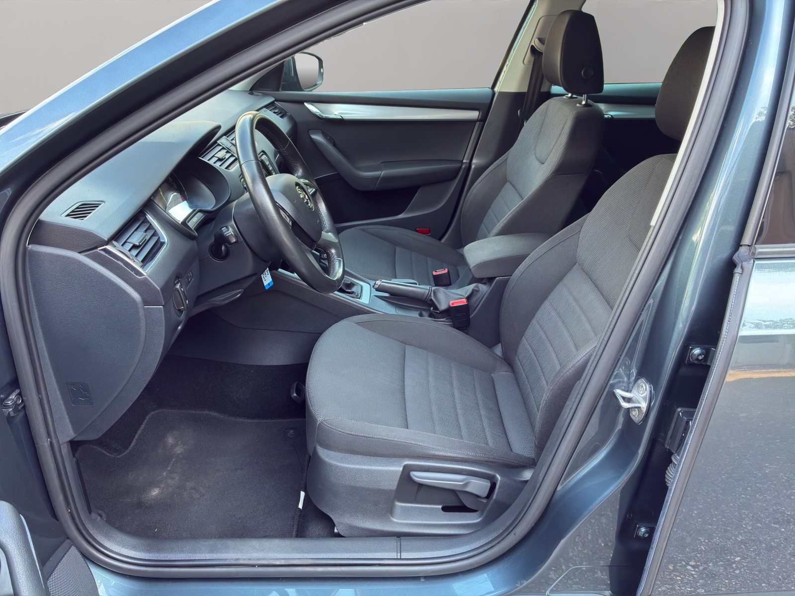 SKODA Octavia Combi 1.6 TDI Elegance 4x4 - 12