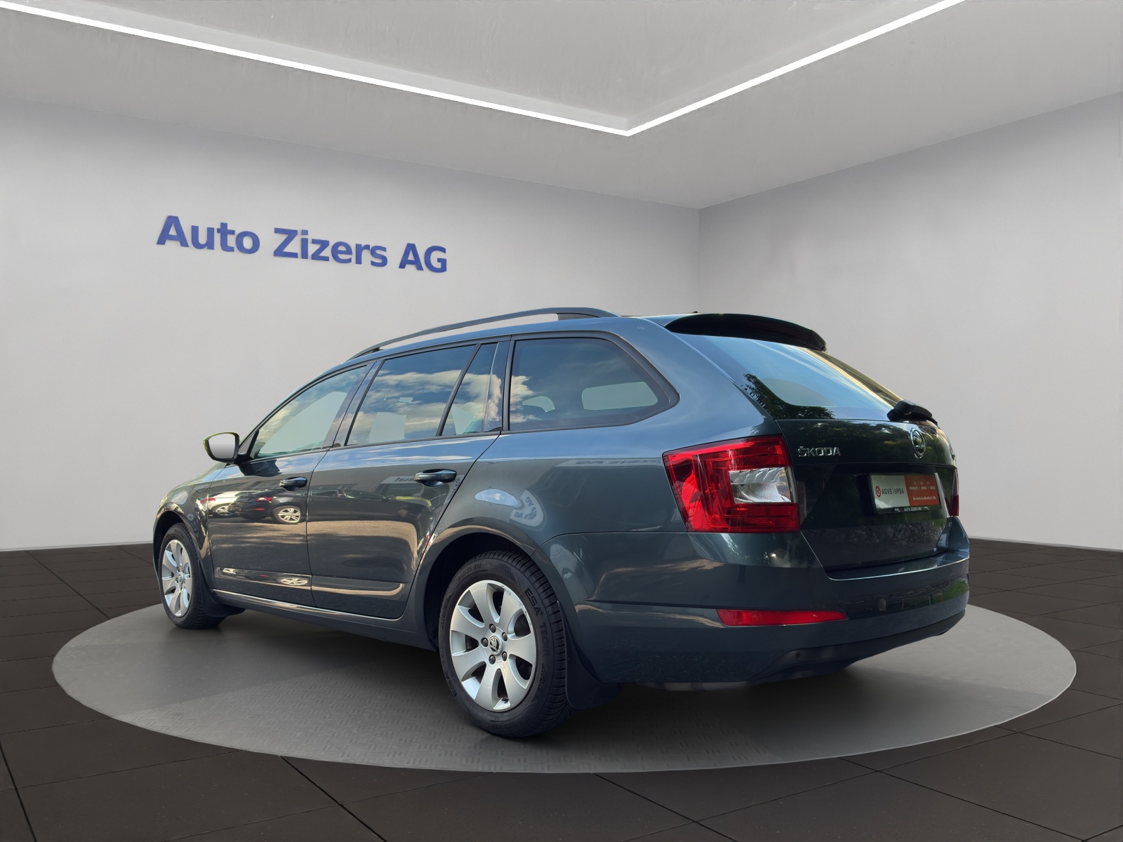 SKODA Octavia Combi 1.6 TDI Elegance 4x4 - 4