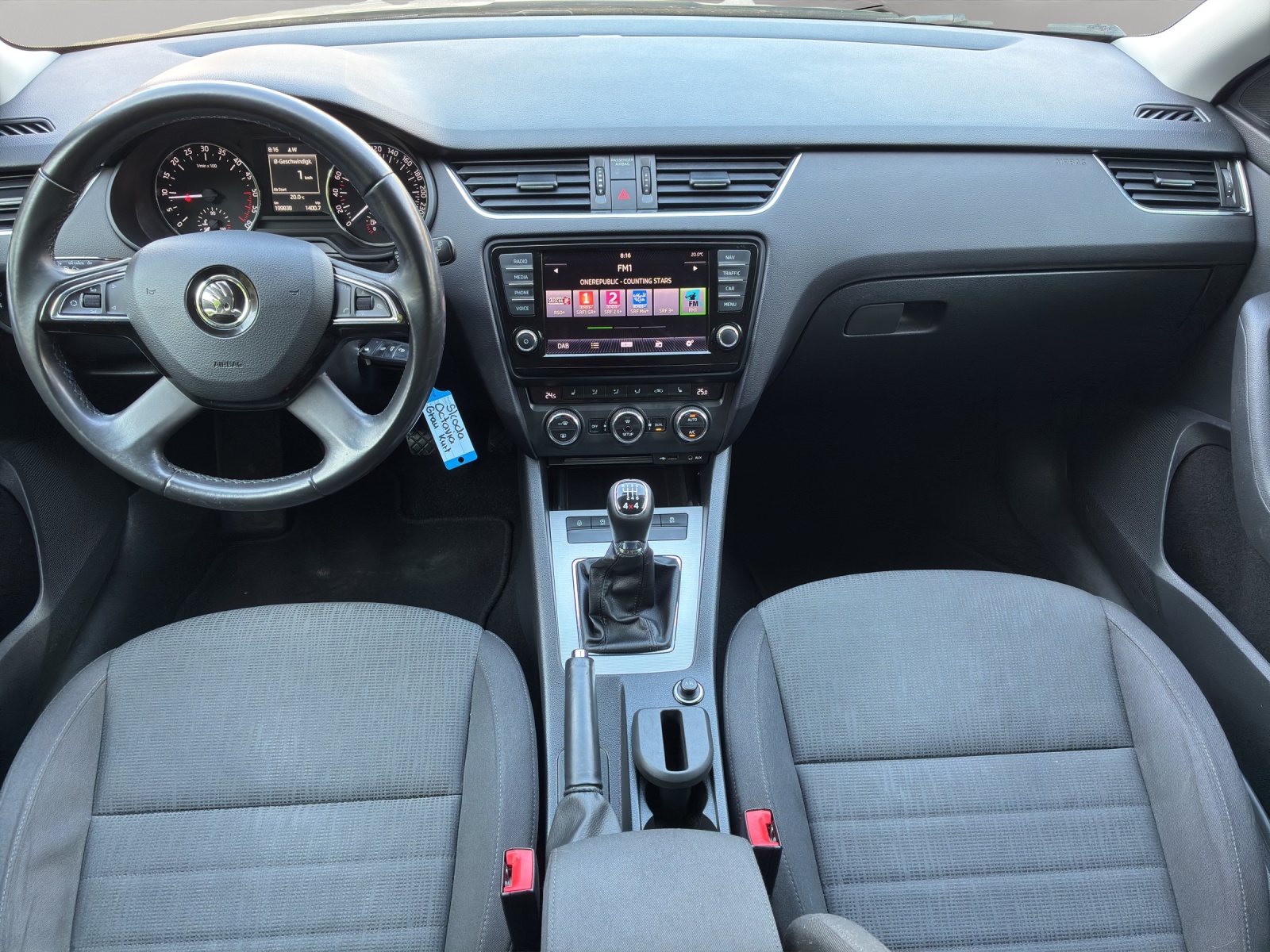 SKODA Octavia Combi 1.6 TDI Elegance 4x4 - 9