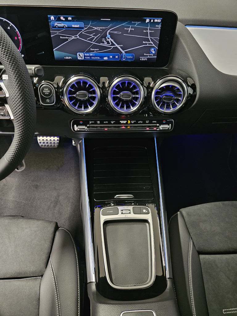 MERCEDES-BENZ GLA 220 d 4Matic AMG Line Swiss Star - 11