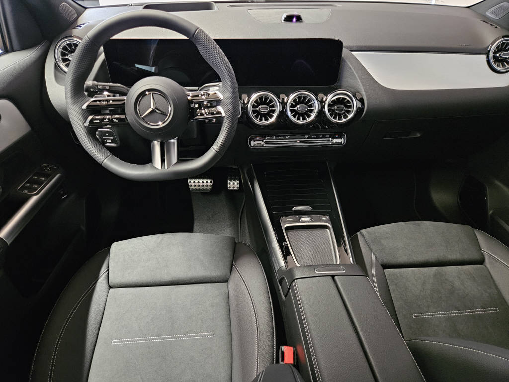 MERCEDES-BENZ GLA 220 d 4Matic AMG Line Swiss Star - 8