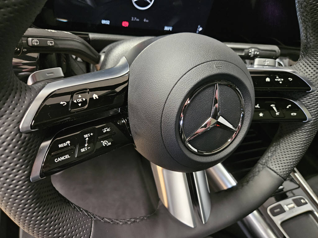 MERCEDES-BENZ GLA 220 d 4Matic AMG Line Swiss Star - 9