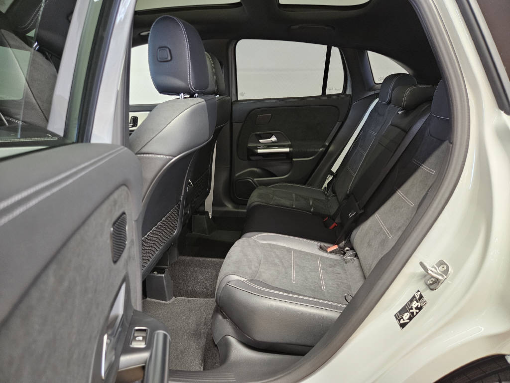 MERCEDES-BENZ GLA 220 d 4Matic AMG Line Swiss Star - 13