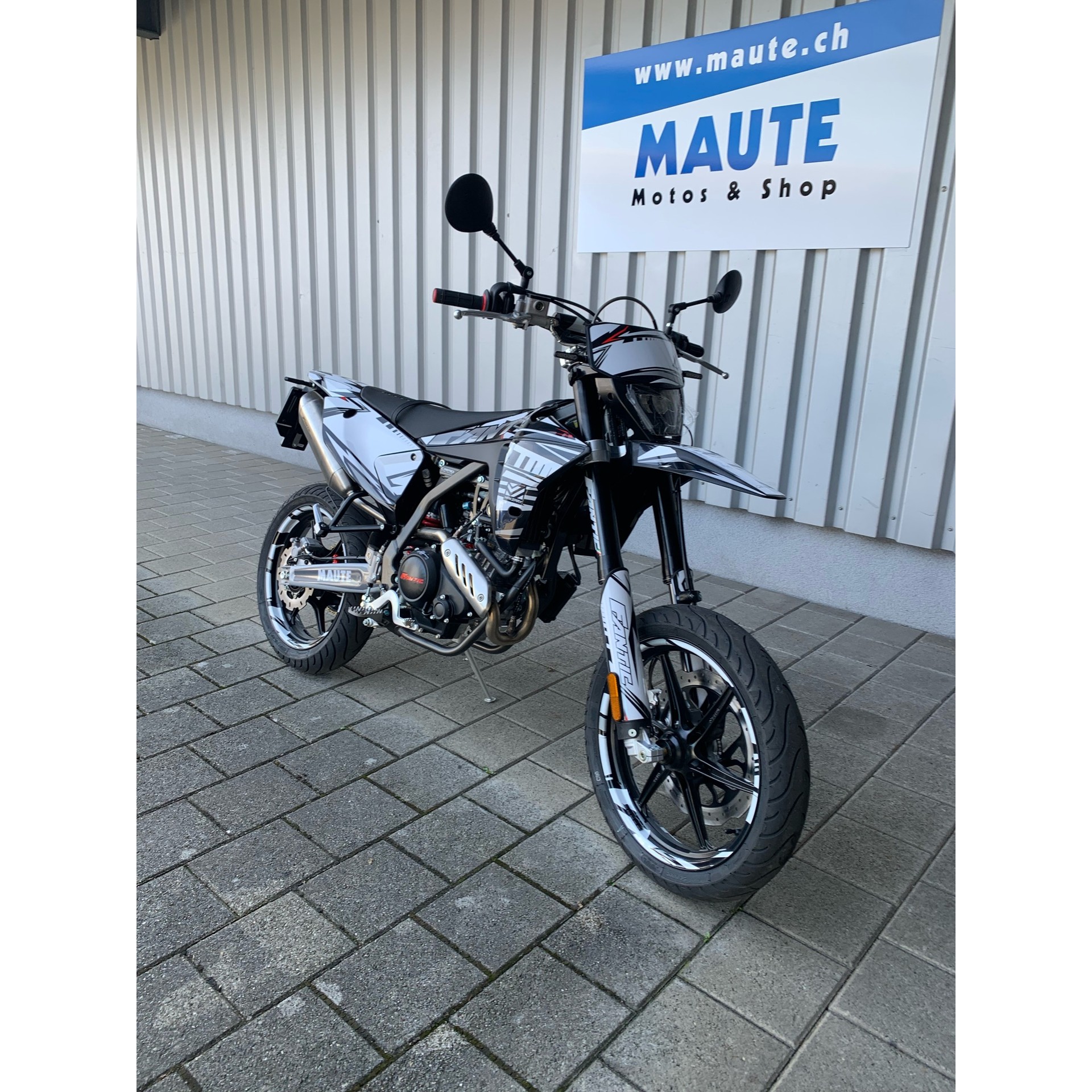 FANTIC XMF 125 Motard Performance - 3