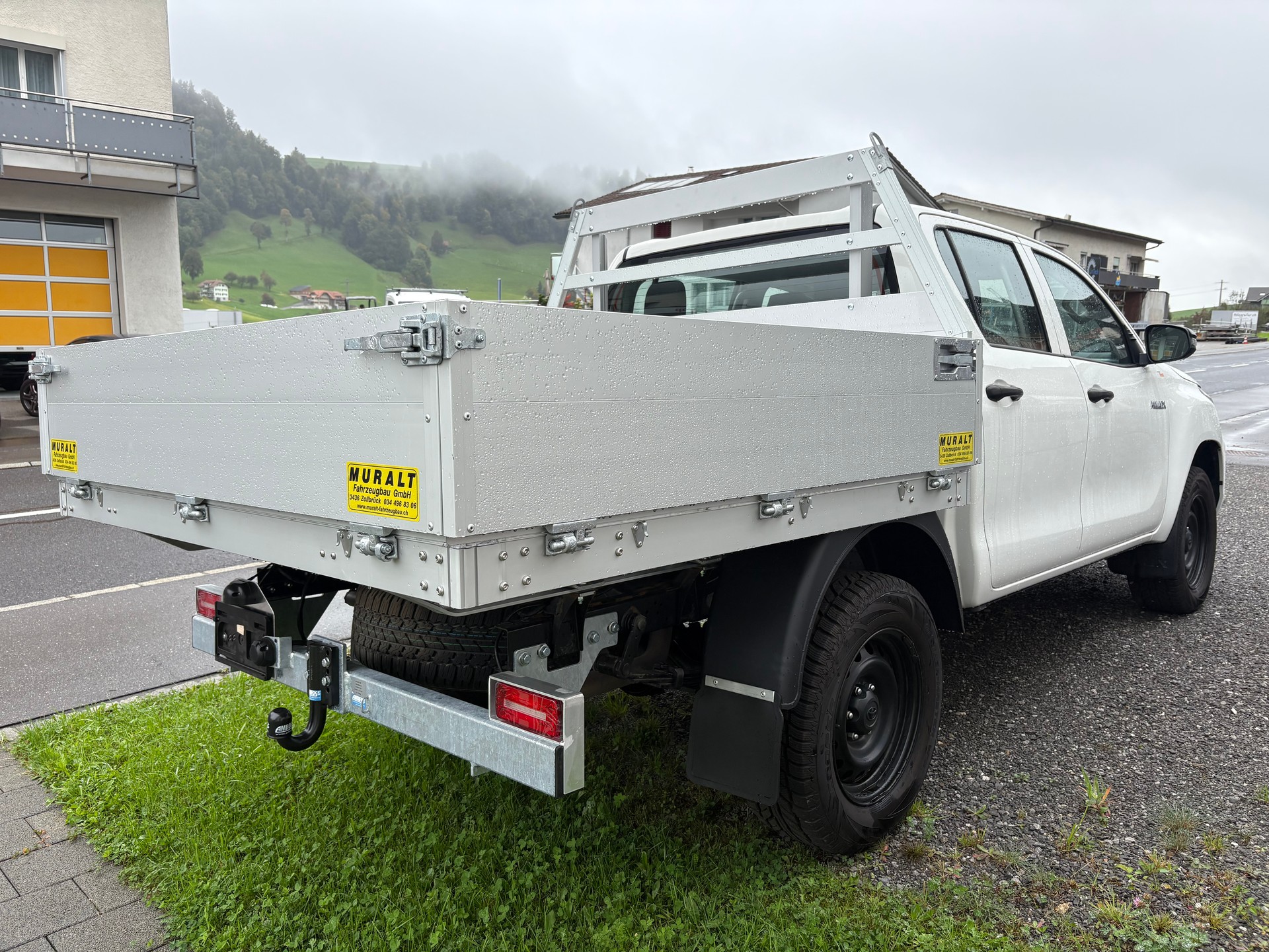 TOYOTA Hilux 2.4D-4D Comfort Double Cab 4x4 - 2