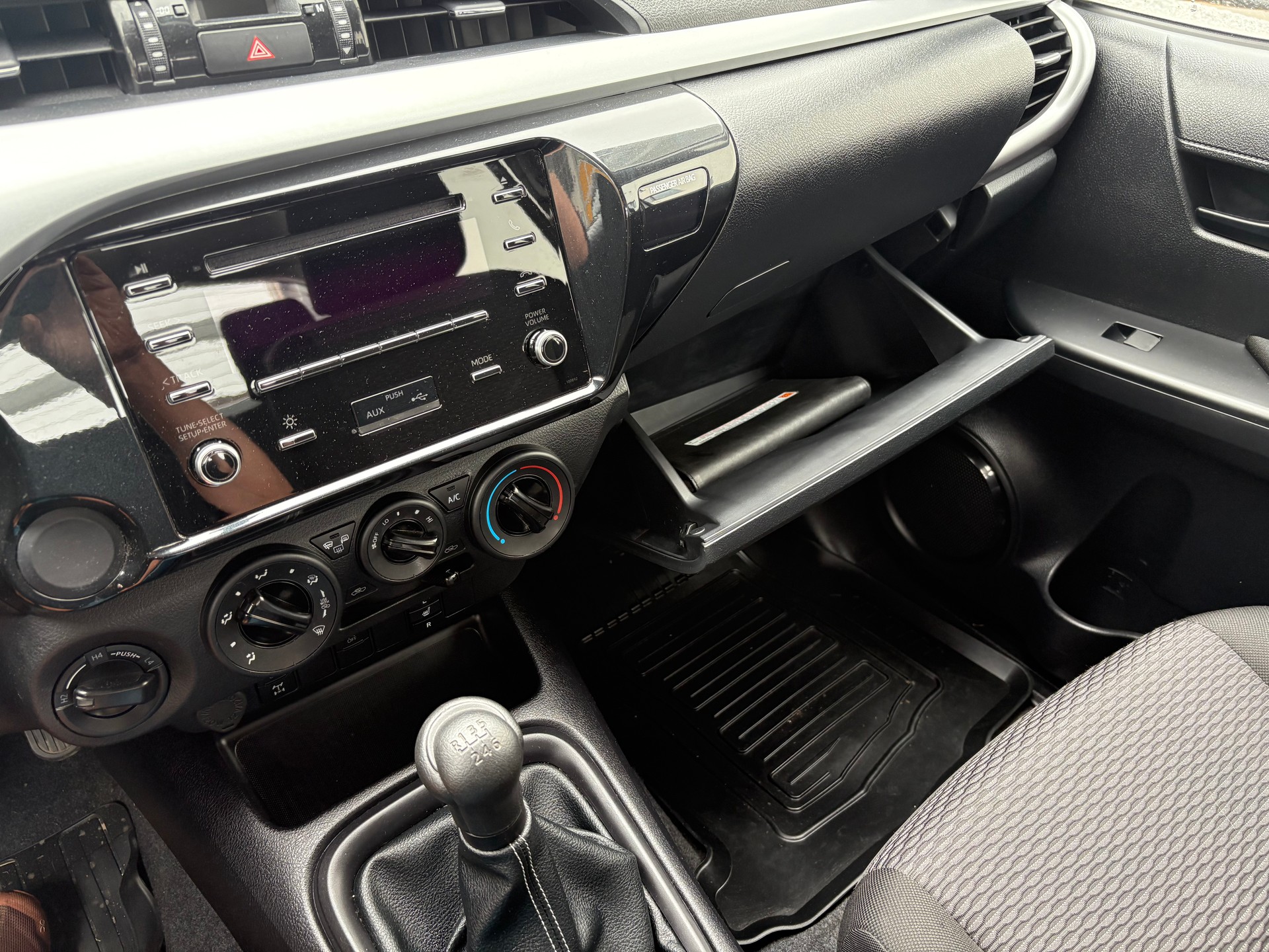 TOYOTA Hilux 2.4D-4D Comfort Double Cab 4x4 - 11