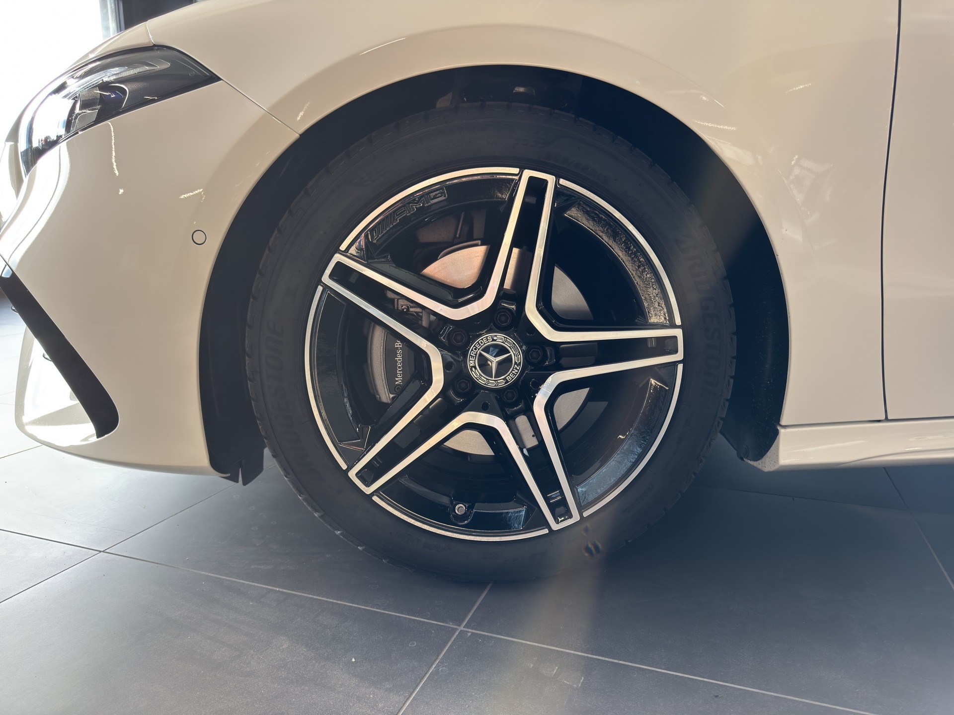 MERCEDES-BENZ A 200 Night Star 7G-DCT - 7