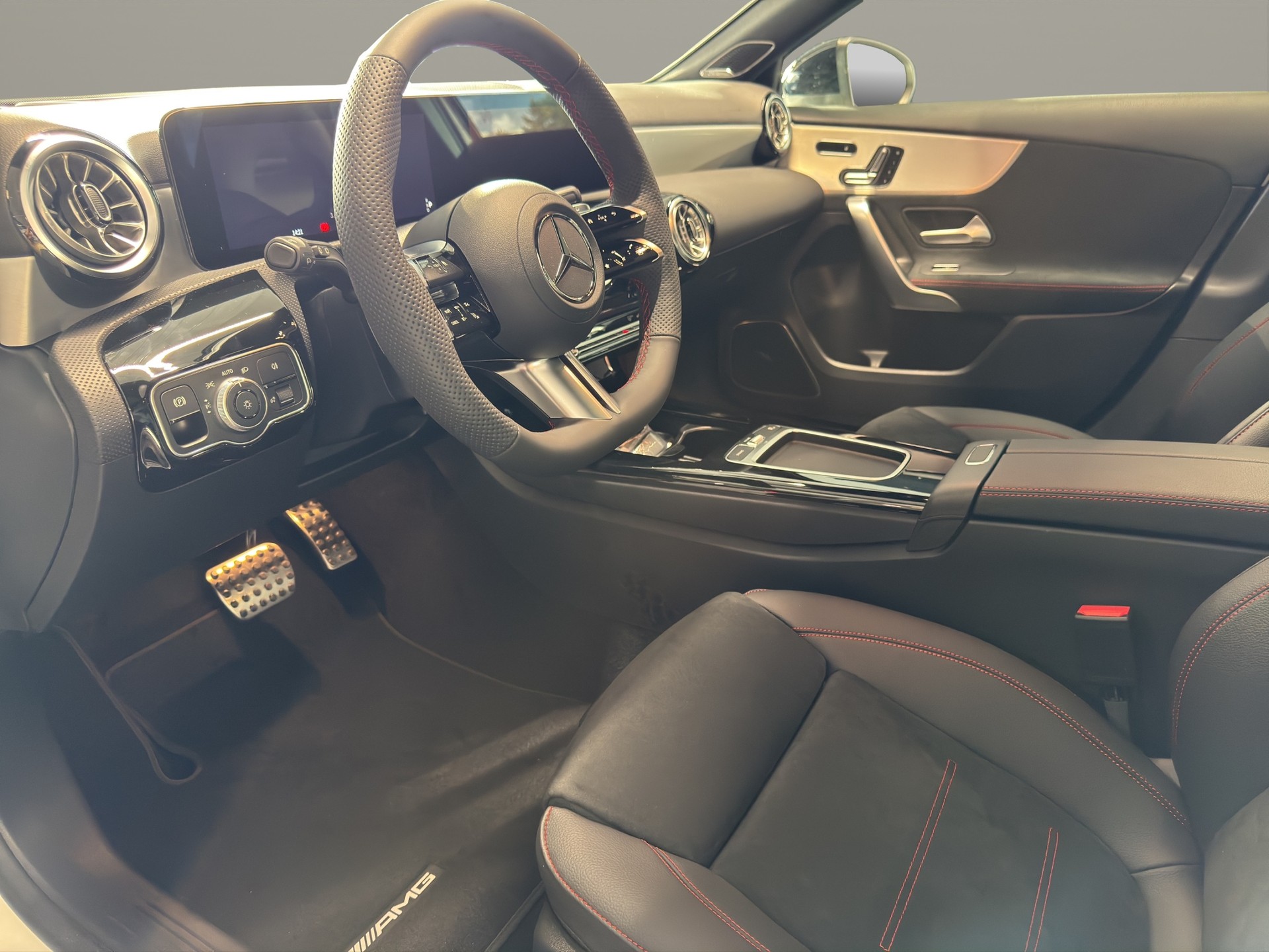 MERCEDES-BENZ A 200 Night Star 7G-DCT - 8