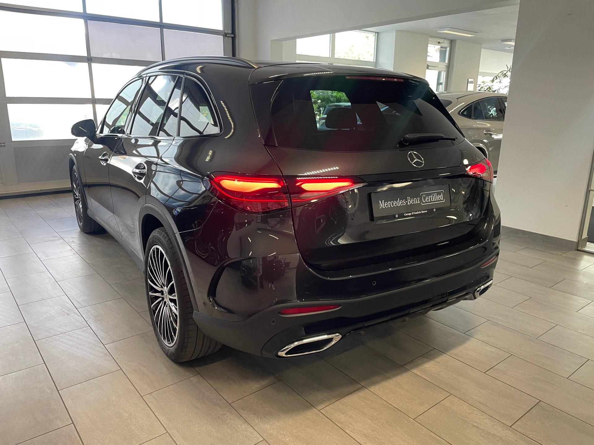 MERCEDES-BENZ GLC 300 4Matic AMG Line 9G-Tronic - 4