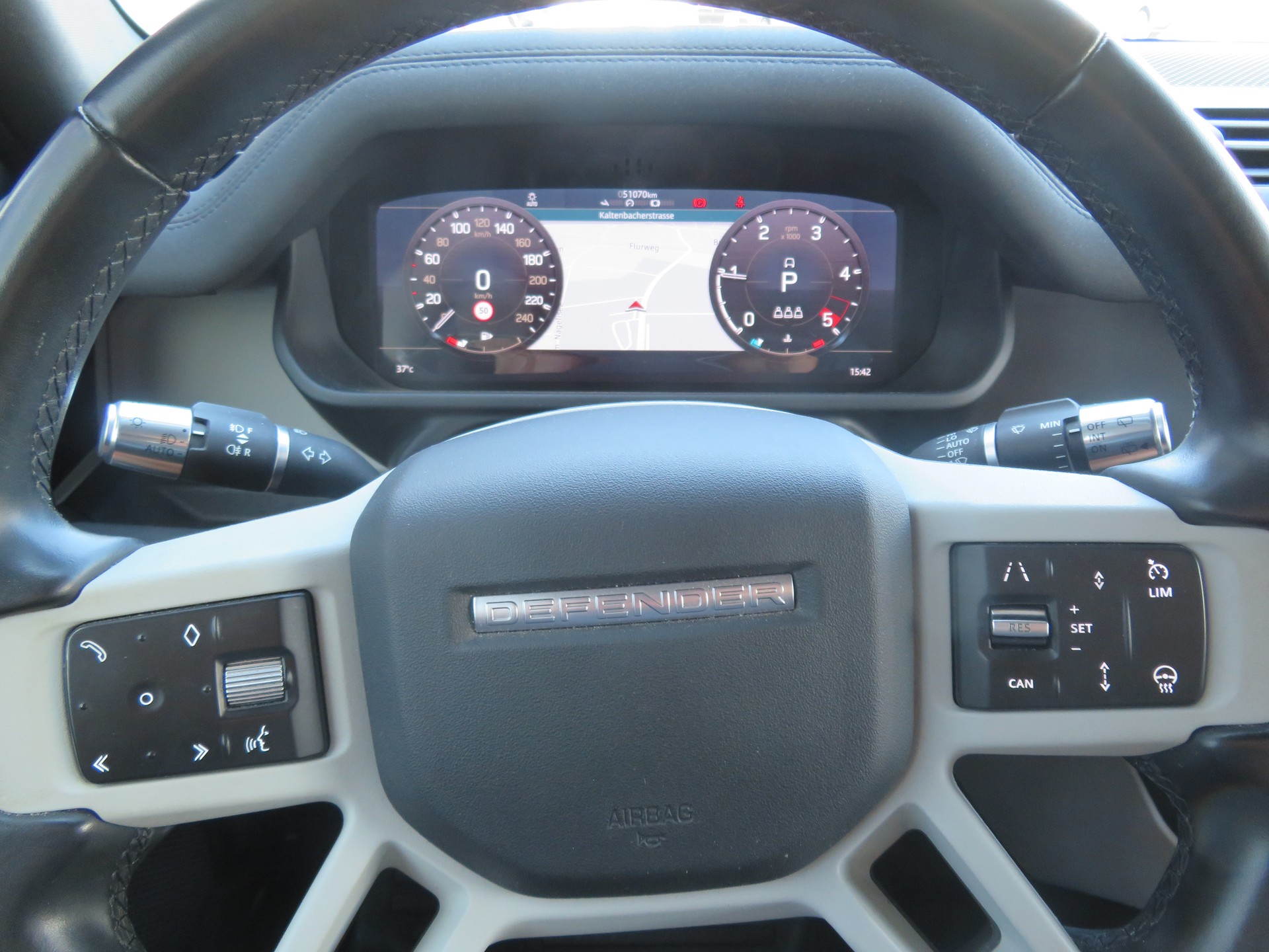 LAND ROVER Defender 110 D240 SD4 AT8 - 9