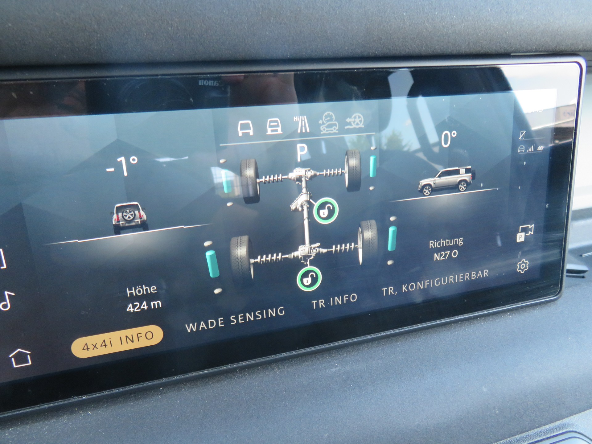 LAND ROVER Defender 110 D240 SD4 AT8 - 13