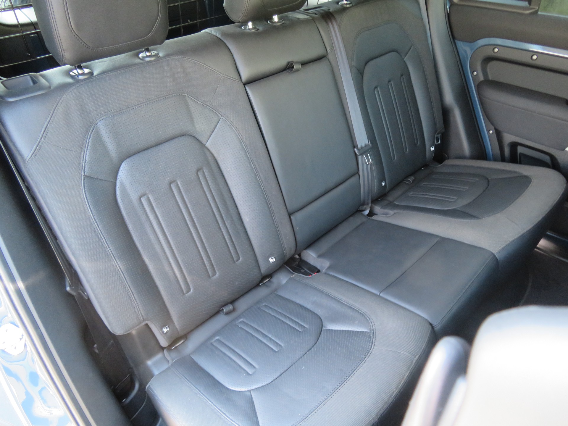 LAND ROVER Defender 110 D240 SD4 AT8 - 16