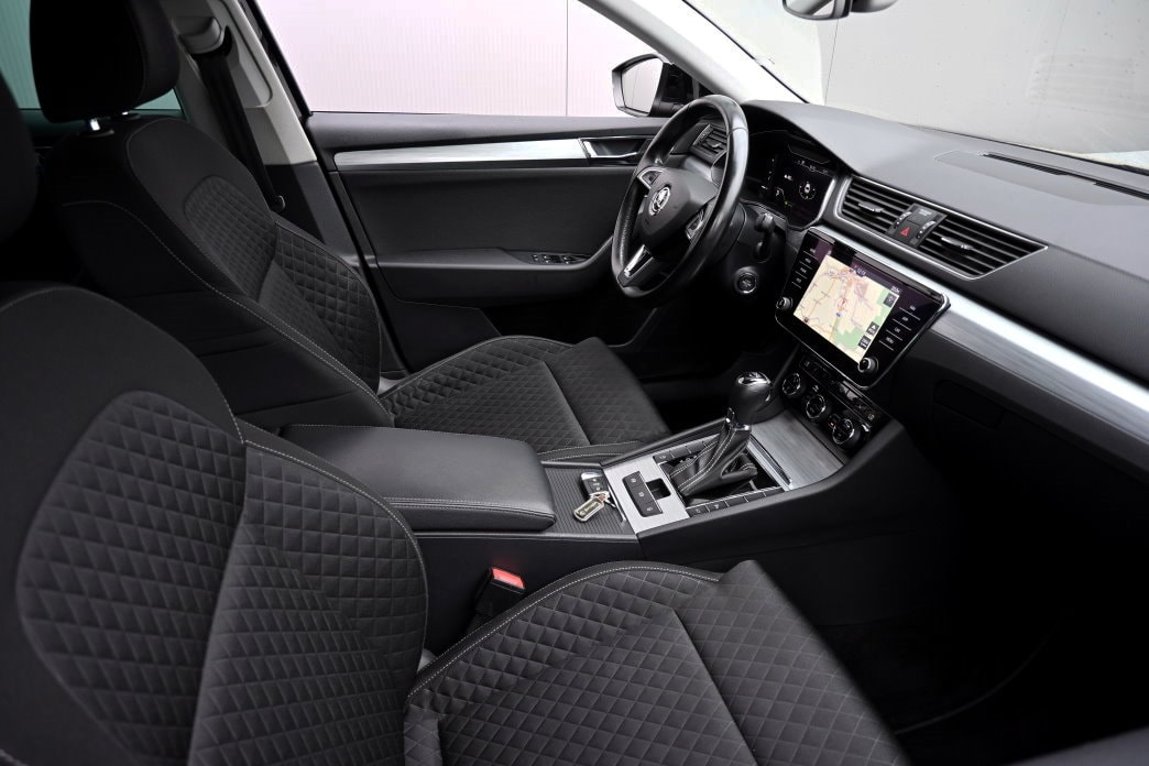SKODA Superb Combi 2.0 TDi Ambition DSG - 5