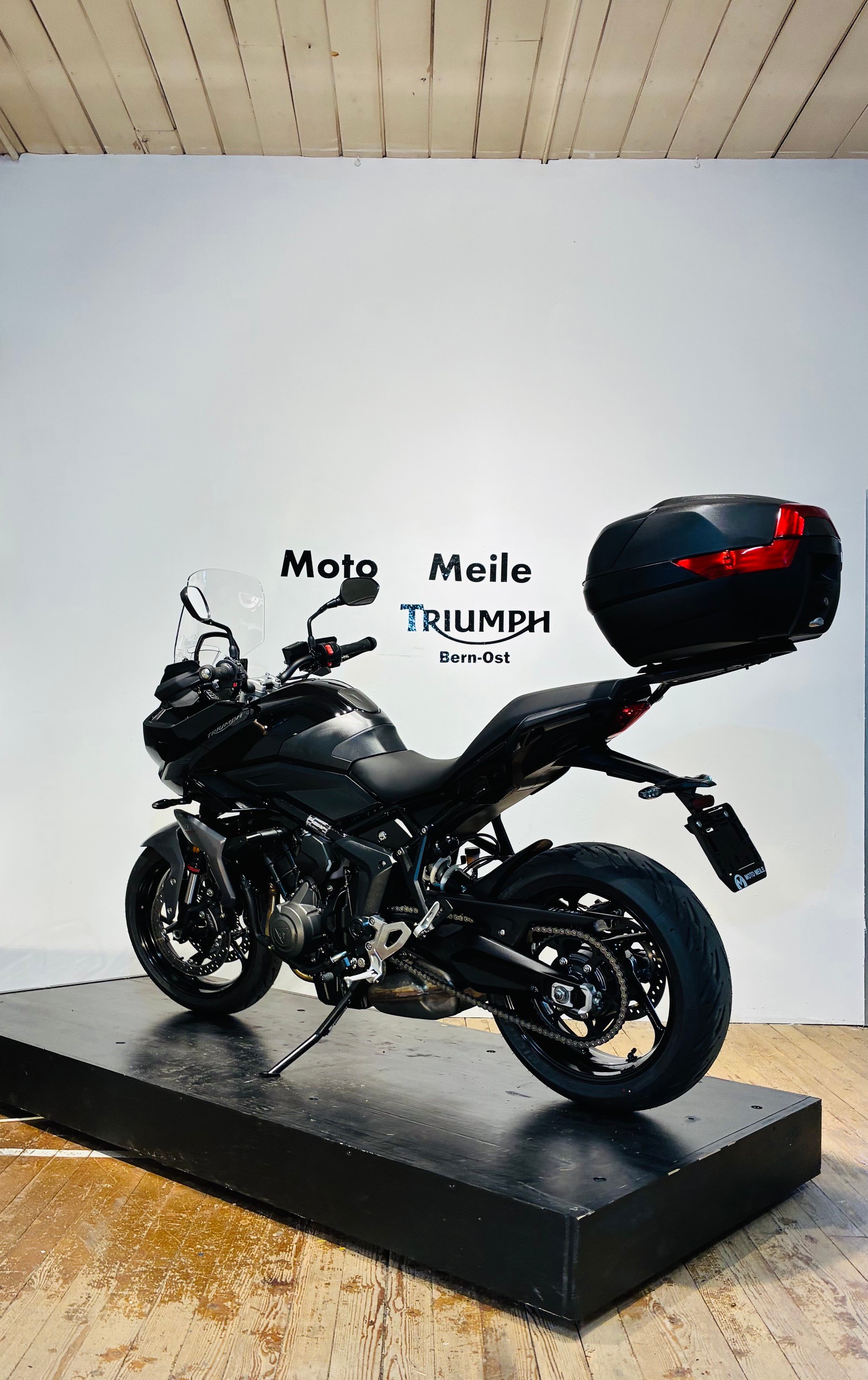 TRIUMPH Trident 660 - 8