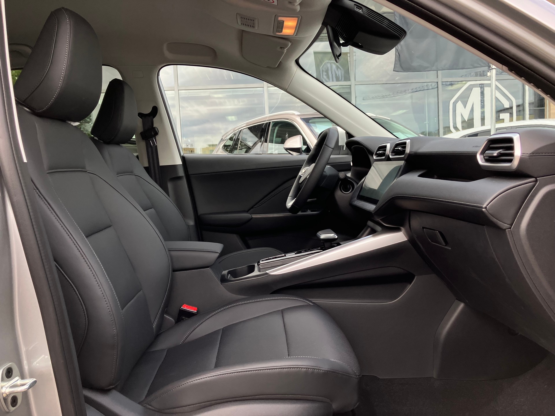 MG ZS 1.5 HEV Luxury - 9