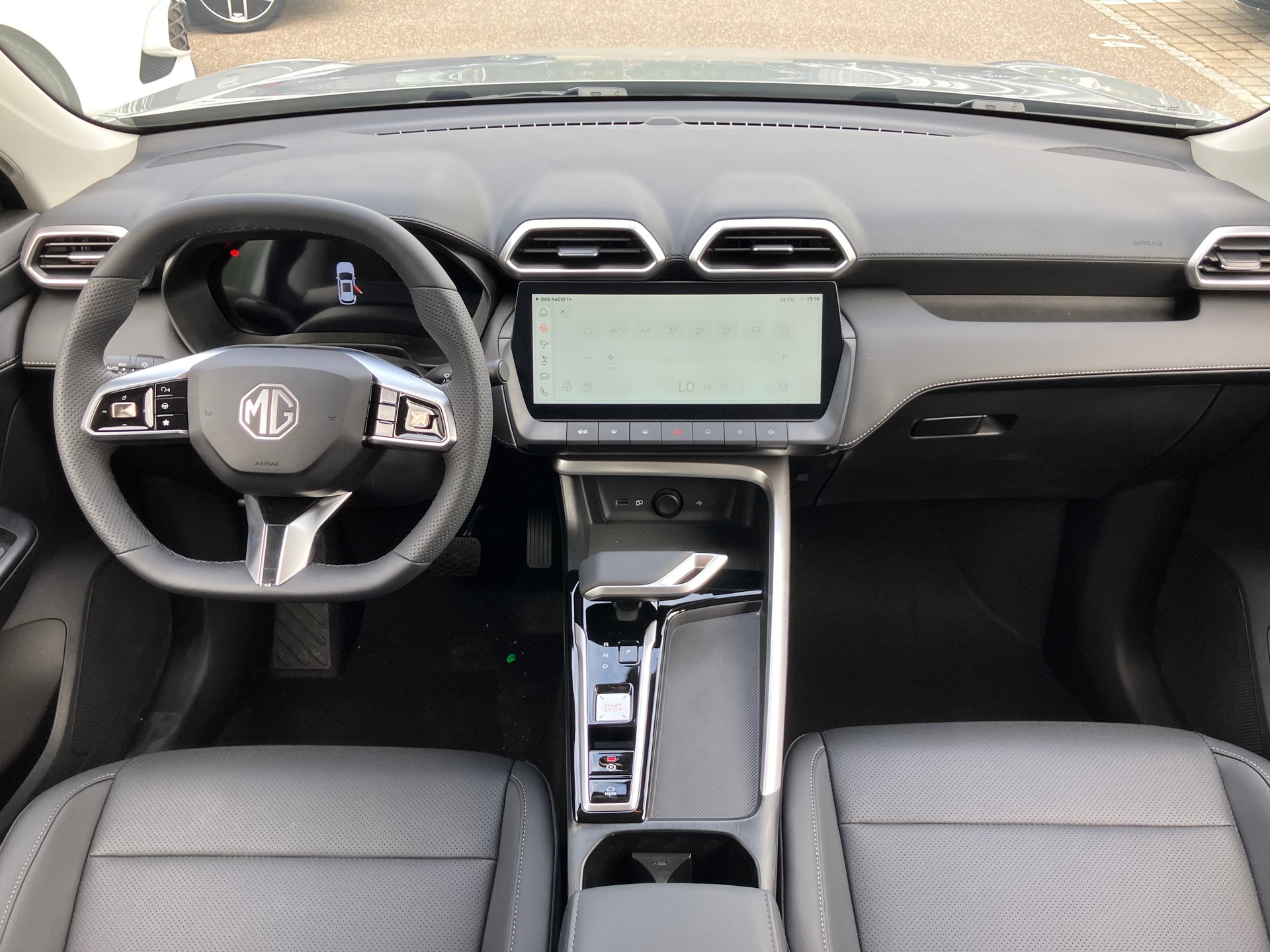 MG ZS 1.5 HEV Luxury - 10