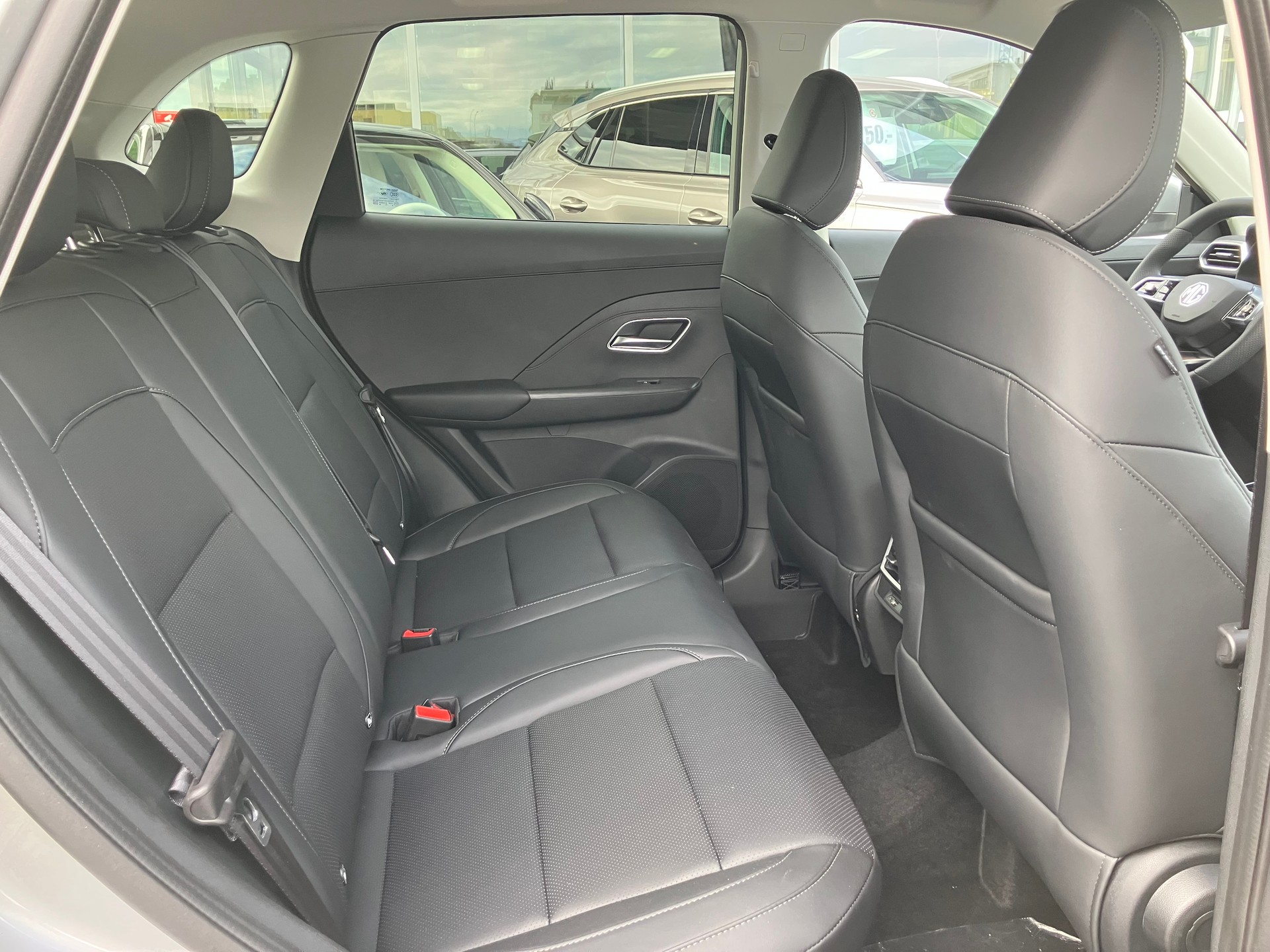 MG ZS 1.5 HEV Luxury - 8
