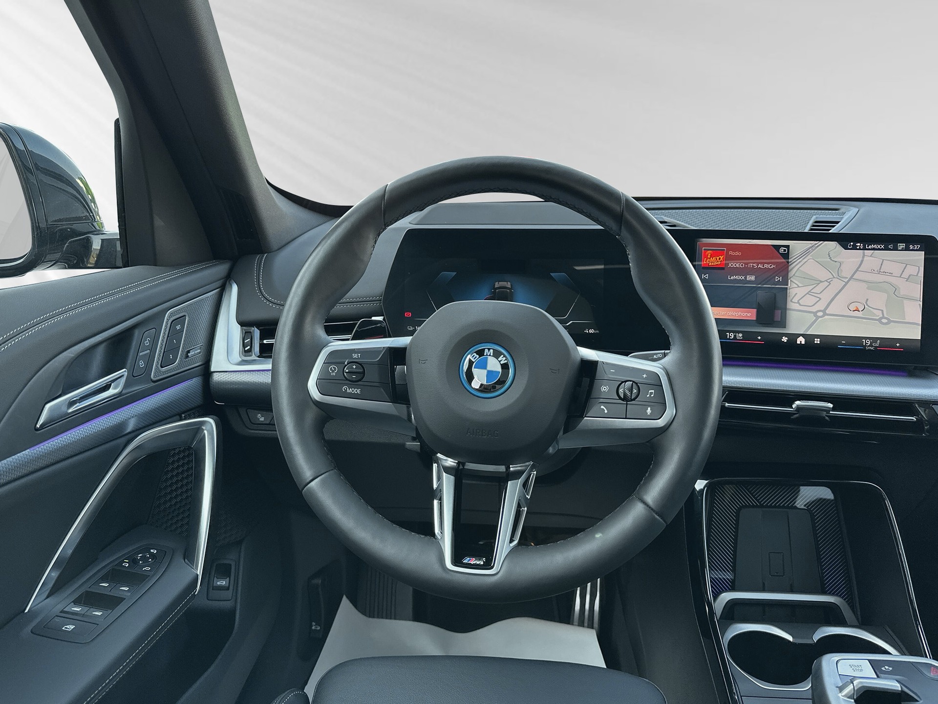 BMW iX1 xDrive 30 M Sport Pro - 5