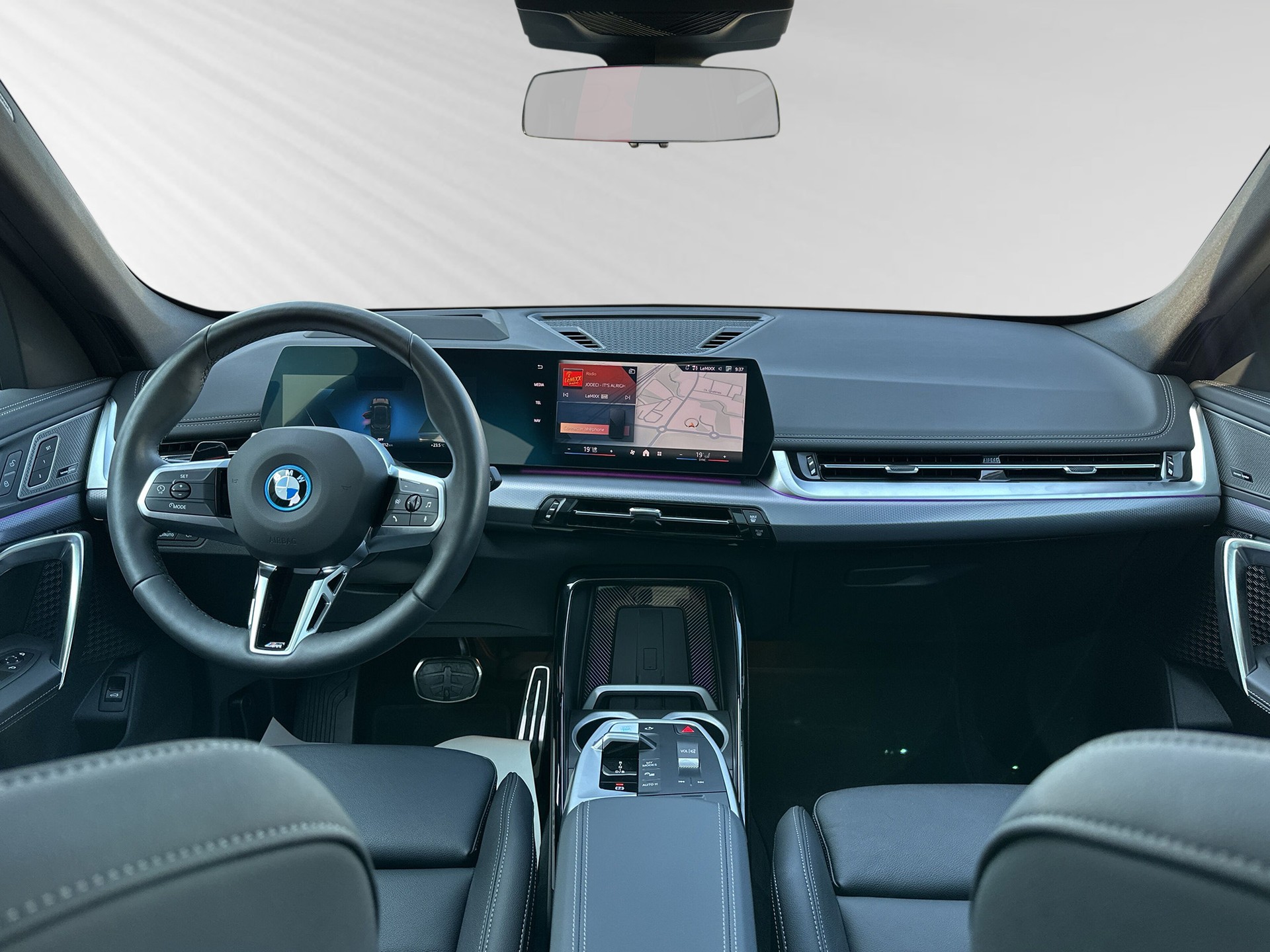 BMW iX1 xDrive 30 M Sport Pro - 6