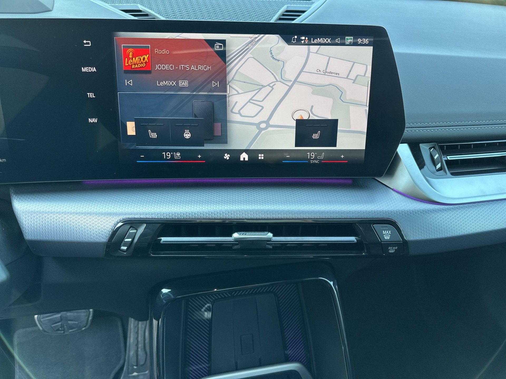 BMW iX1 xDrive 30 M Sport Pro - 11