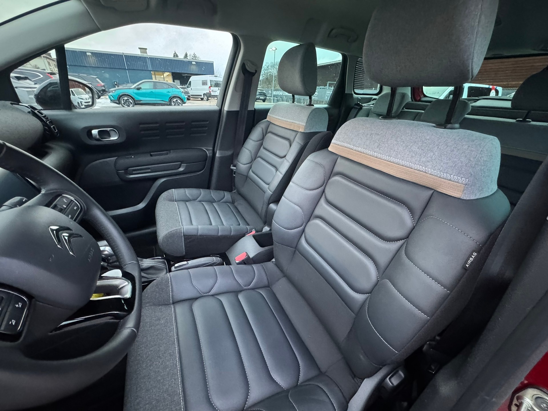 CITROEN C3 Aircross 1.2i PureTech Shine EAT6 - 6