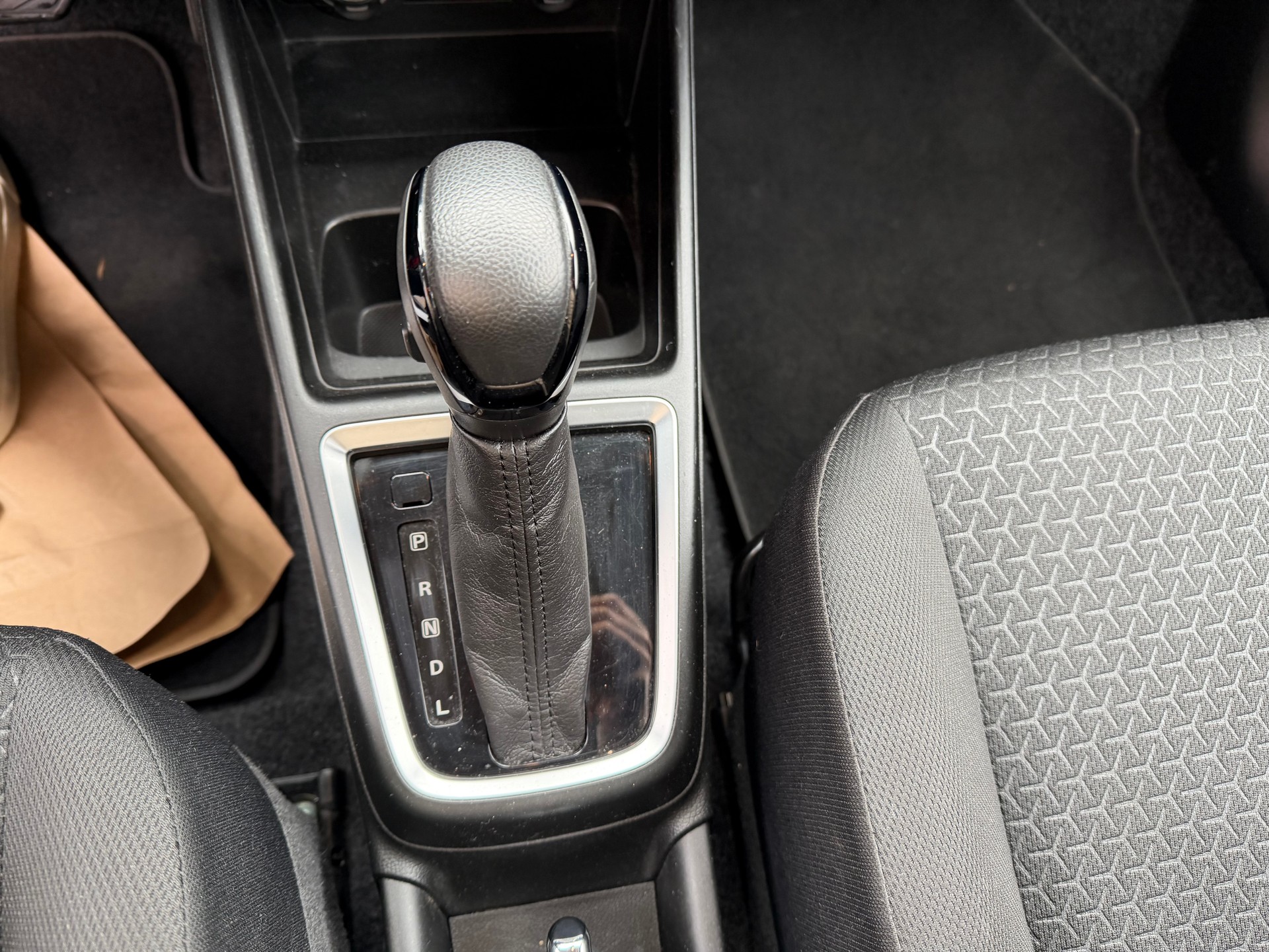 SUZUKI Swift 1.2 Compact Top Hybrid CVT - 10