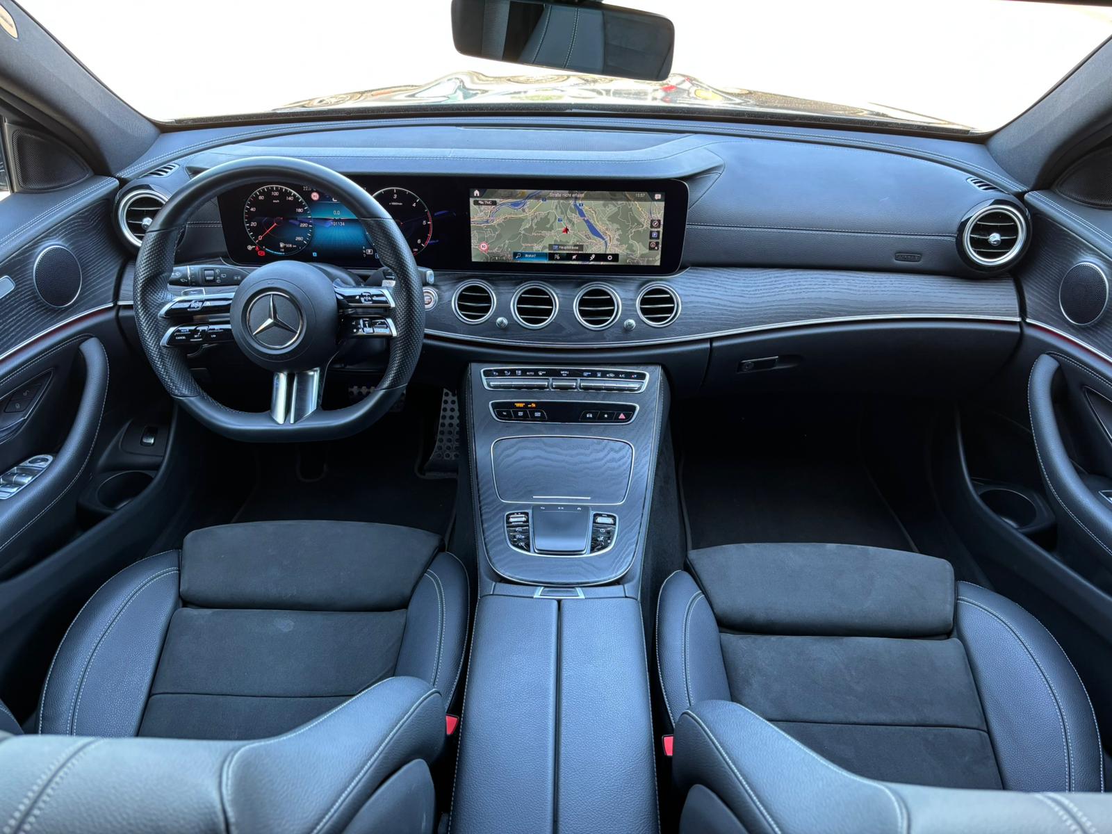 MERCEDES-BENZ E 220d AMG-Line 4Matic Kombi - 8