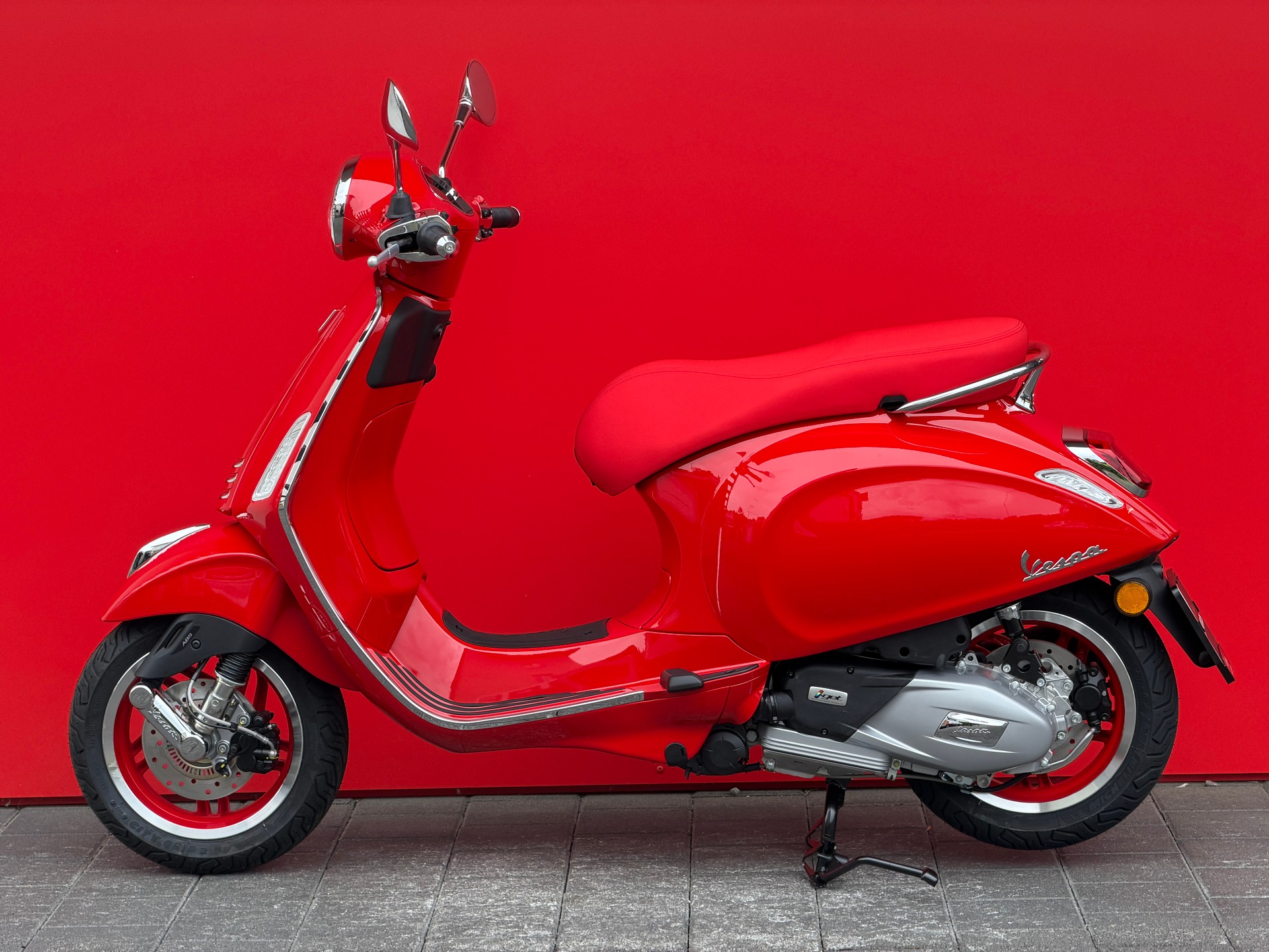 PIAGGIO Vespa 125 Primavera (RED) MY26 - 4