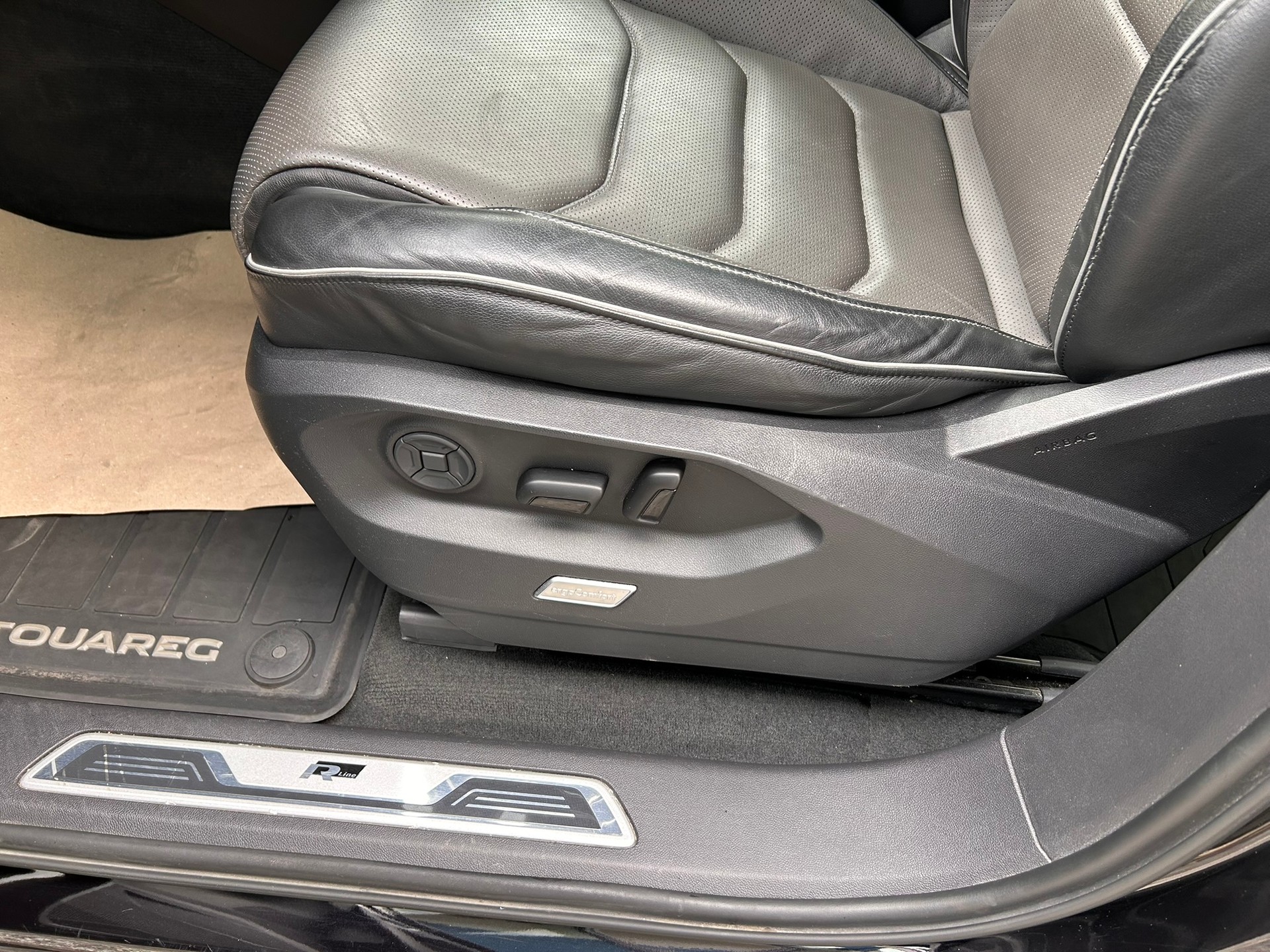 VW Touareg 3.0 TSI R-Line Tiptronic - 15