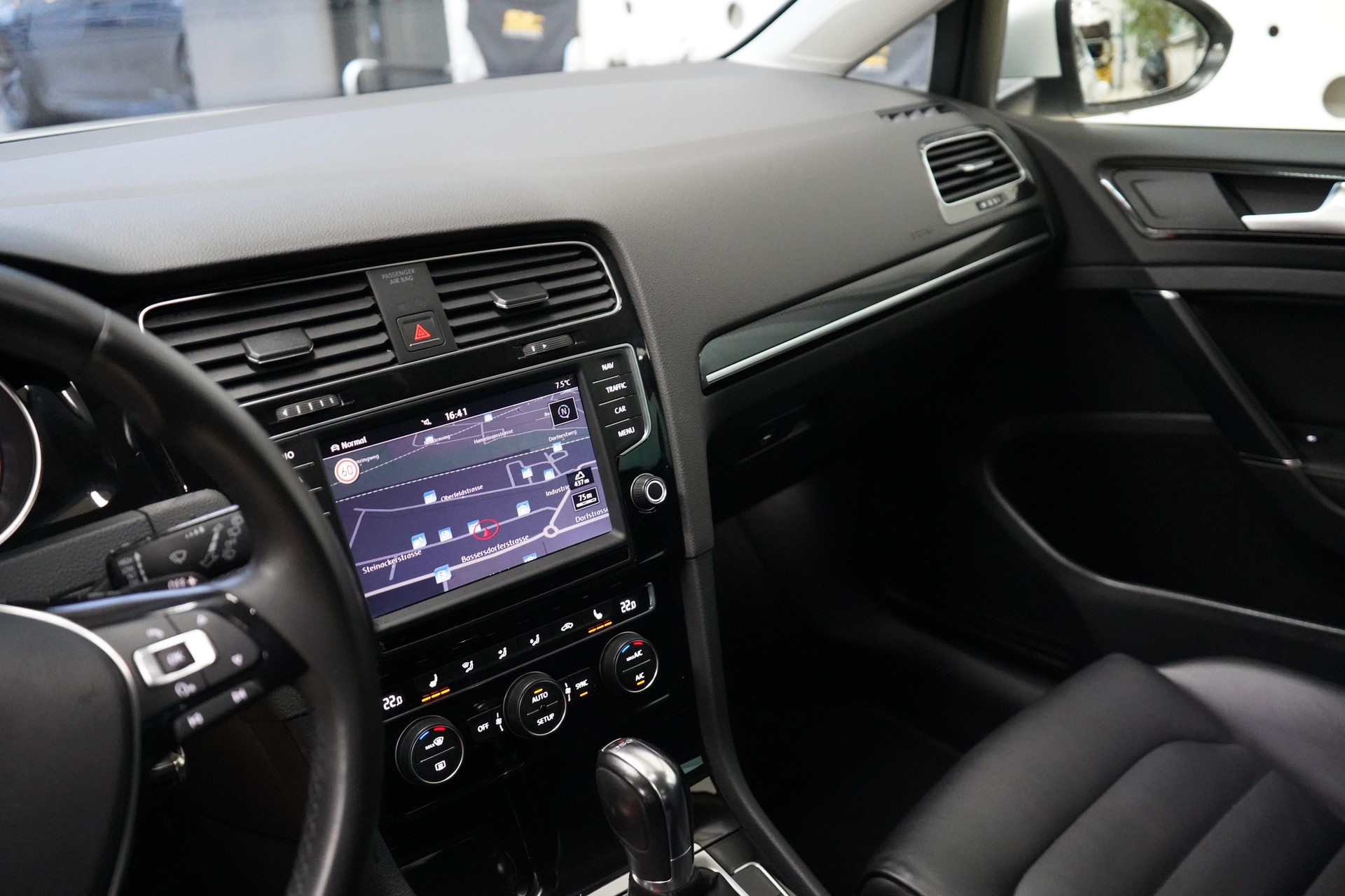 VW Golf 1.4 TSI Highline DSG - 19